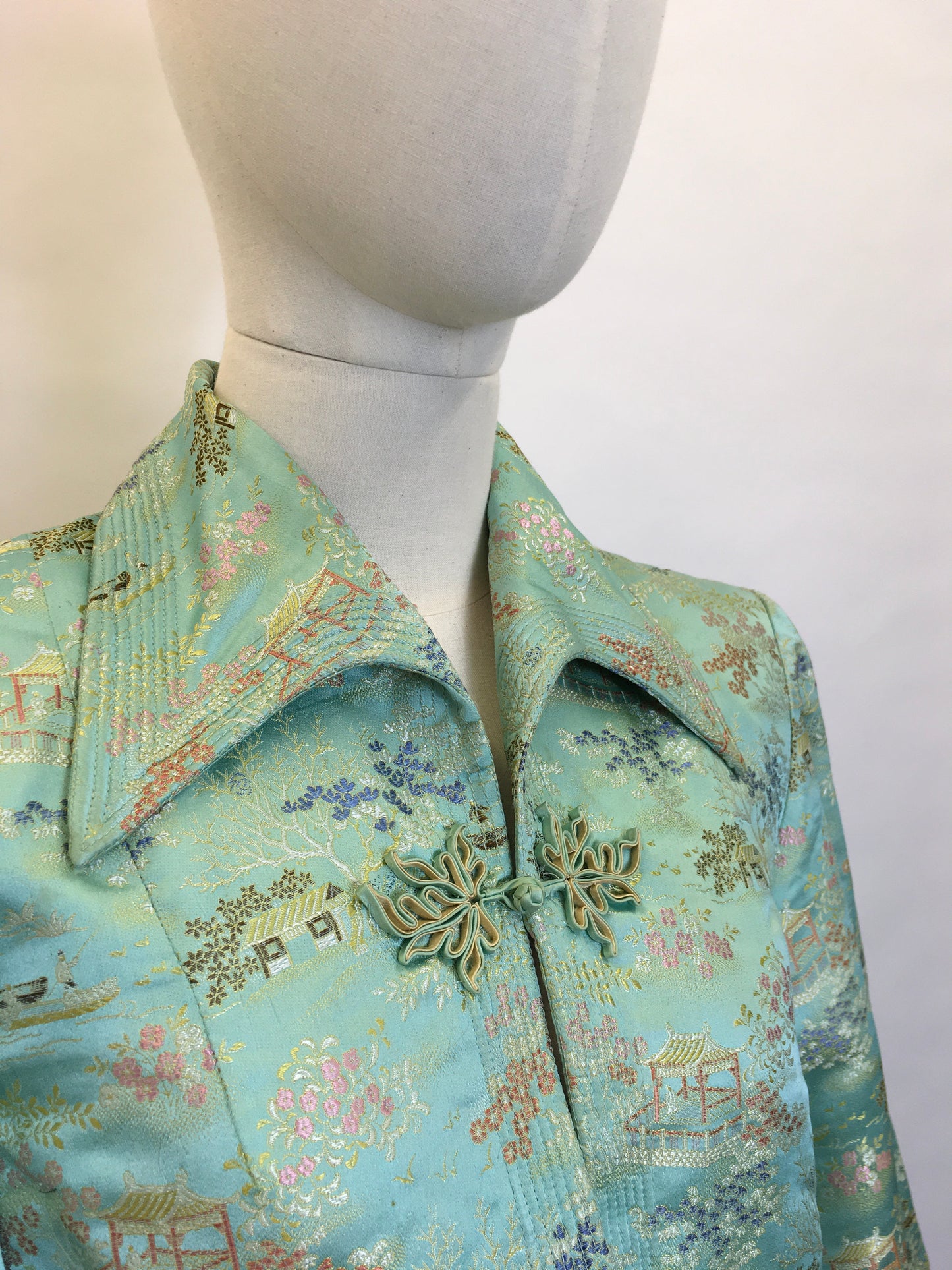 Original 1937 Oriental Loungewear Jacket - Featuring Strong Pointed Collar Detailing