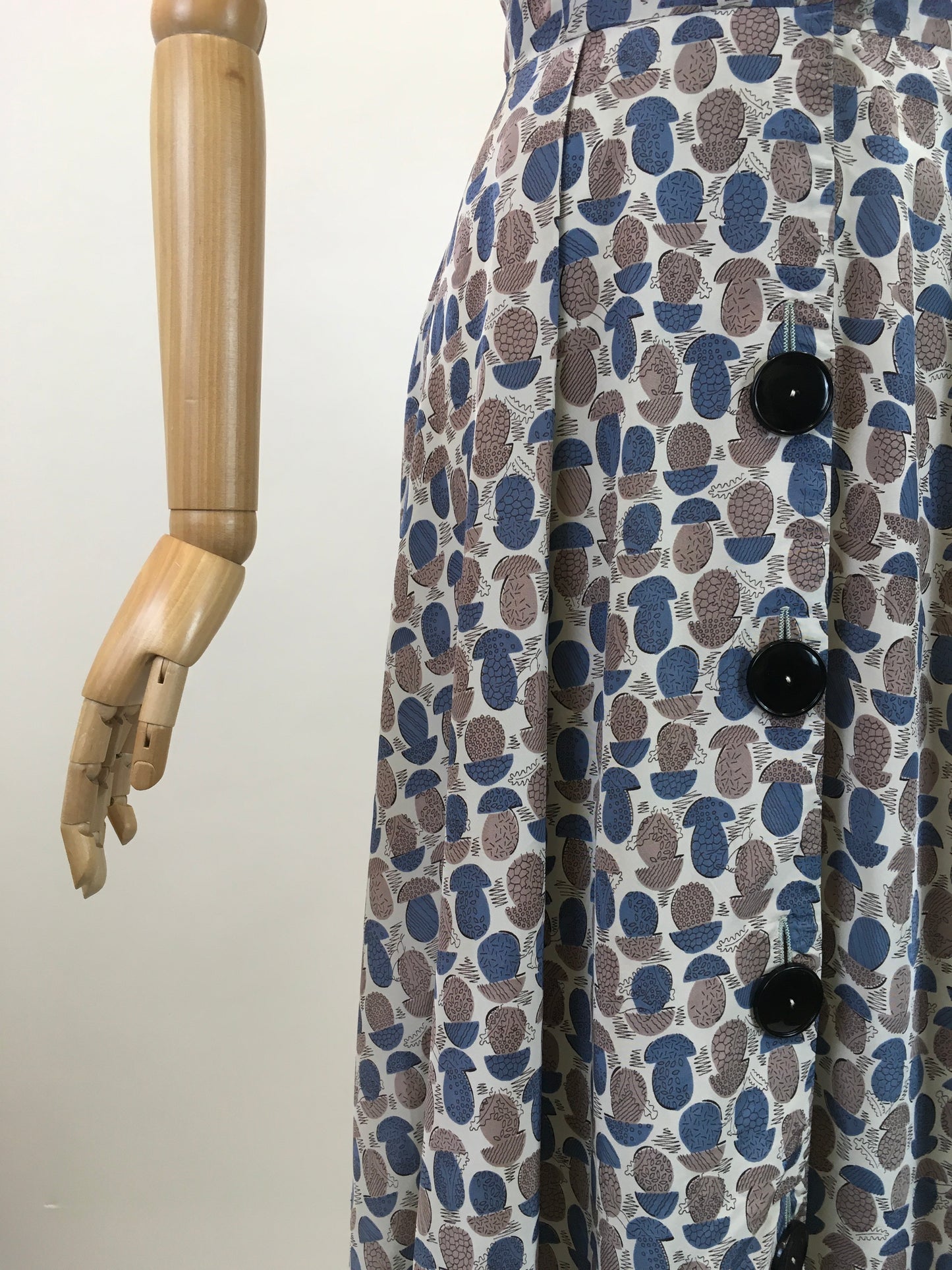 Original 1940's Stunning Novelty Print Crepe De Chine Dress - With Trees & Deer in Fawn & Airforce Blue