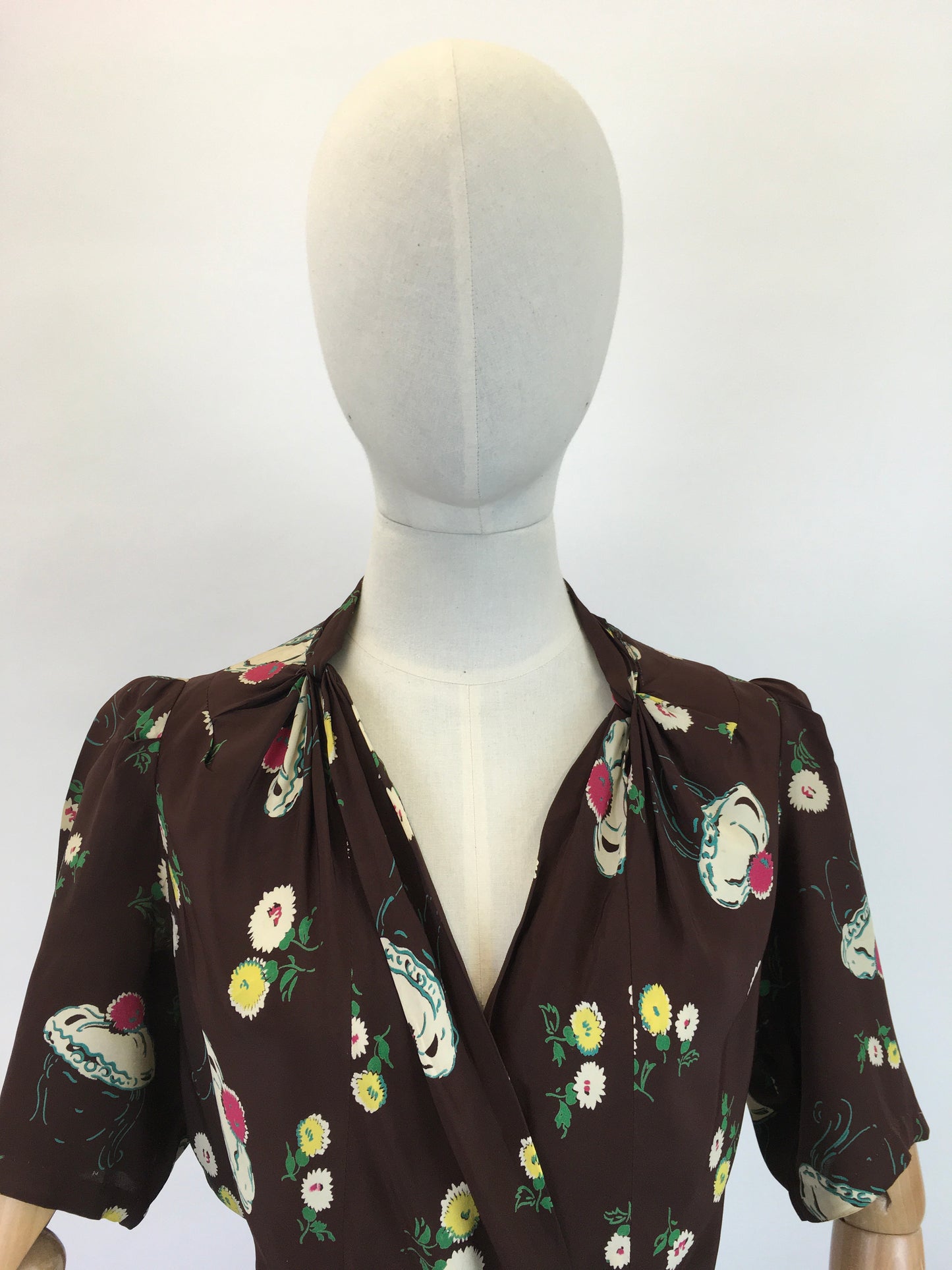 Original 1940's Sensational Novelty Print Rayon Dress - Ladies Faces & Florals In A Delicate Colour Pallet