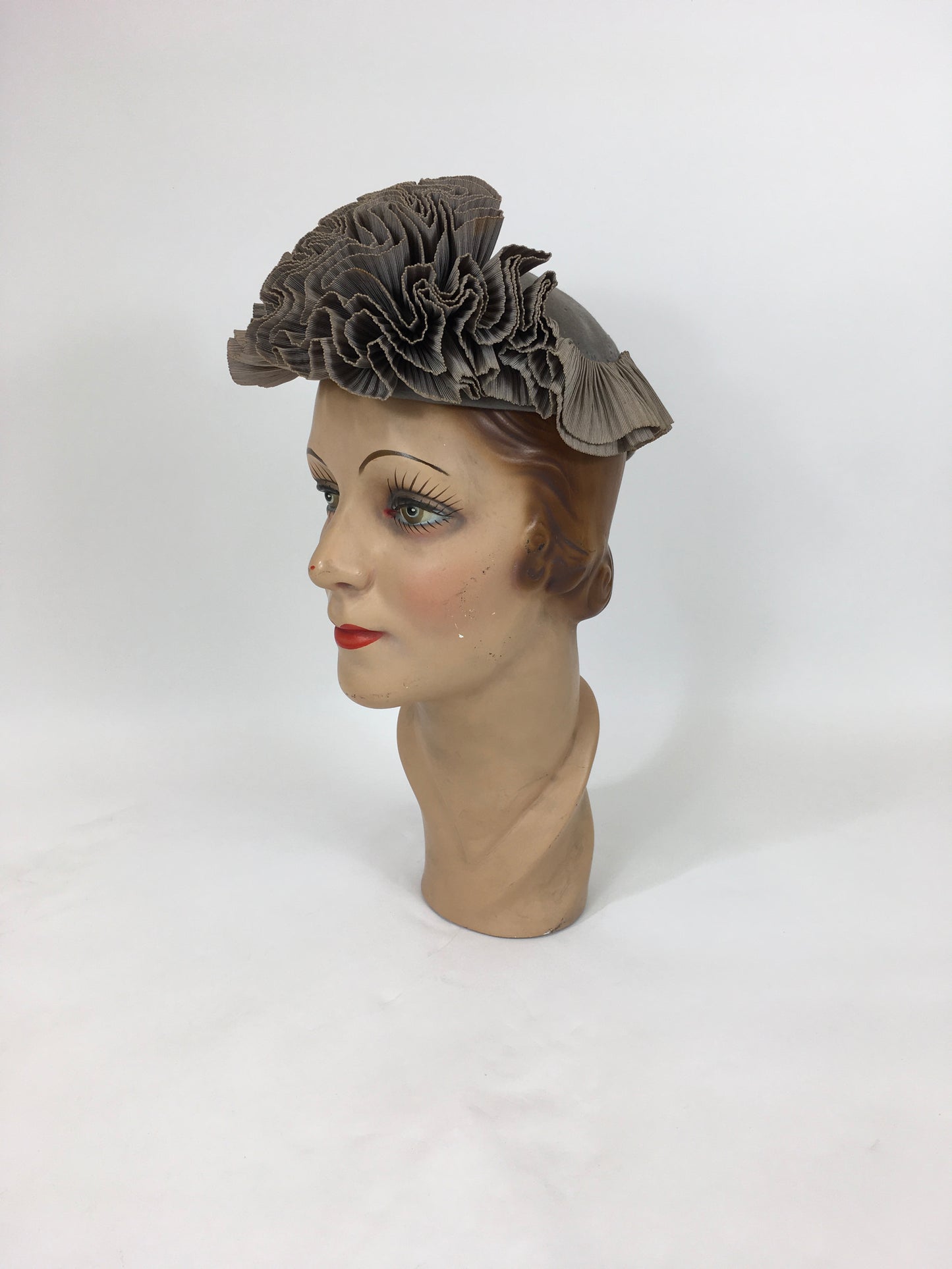 Original 1940’s Beautiful Grey Topper Hat - With Grey Grosgrain Ruffled Adornment