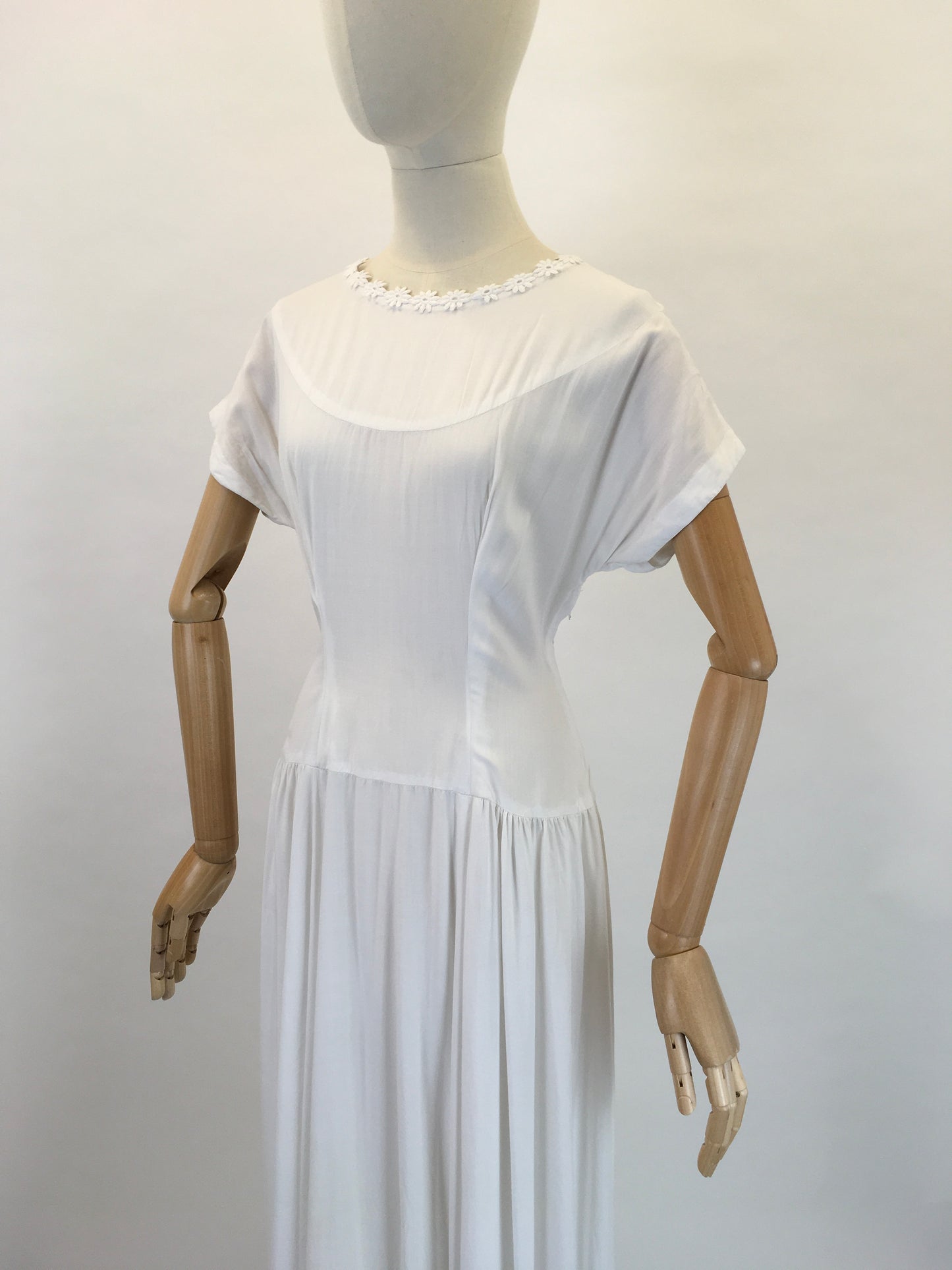 Original 1950s Darling White Day Dress - With a Beautifully Simple Broderie Anglaise Trim