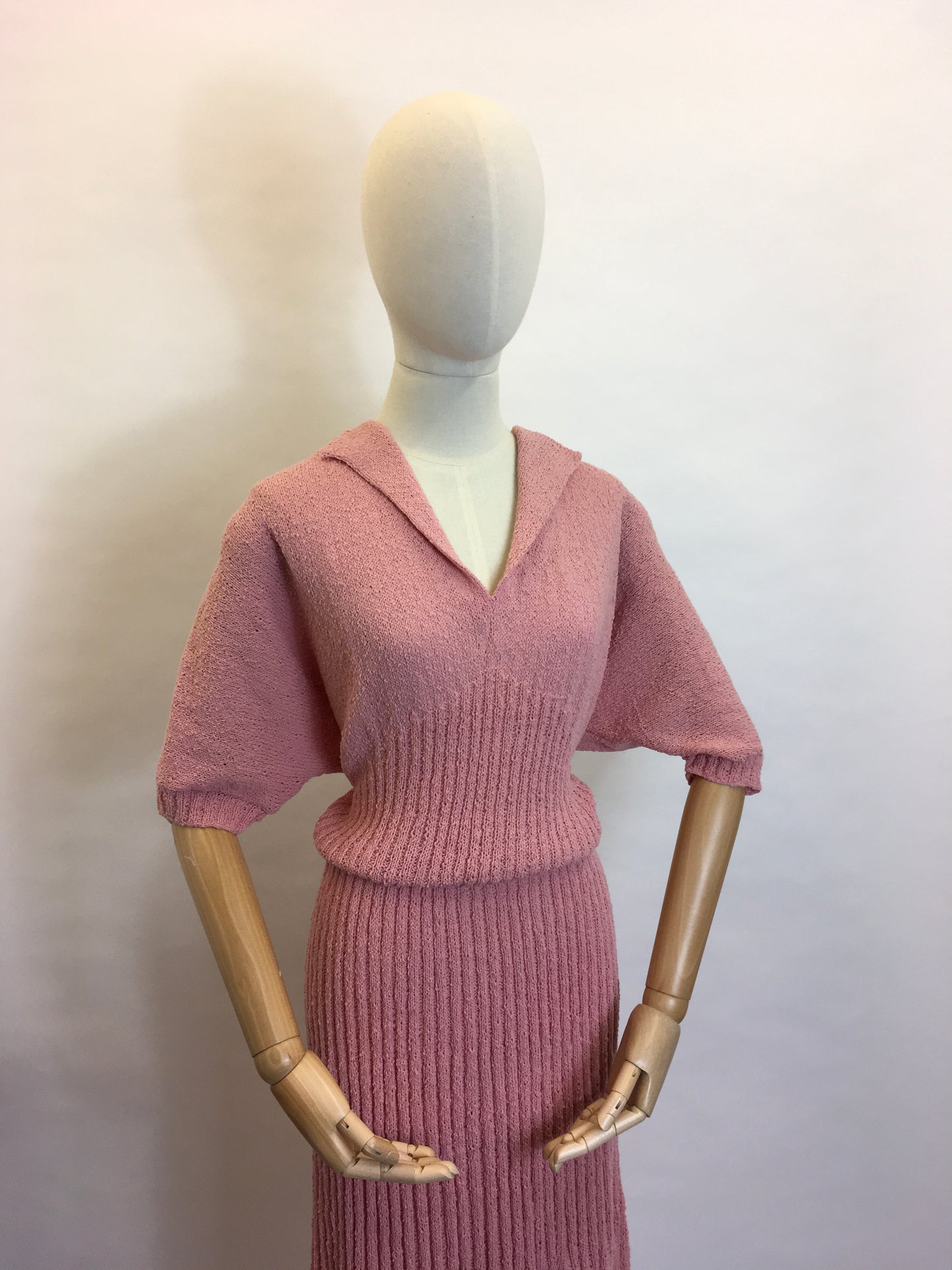 Original Late 1940’s Early 1950’s VOLUP Knitted Dress - Gorgeous Rose Pink