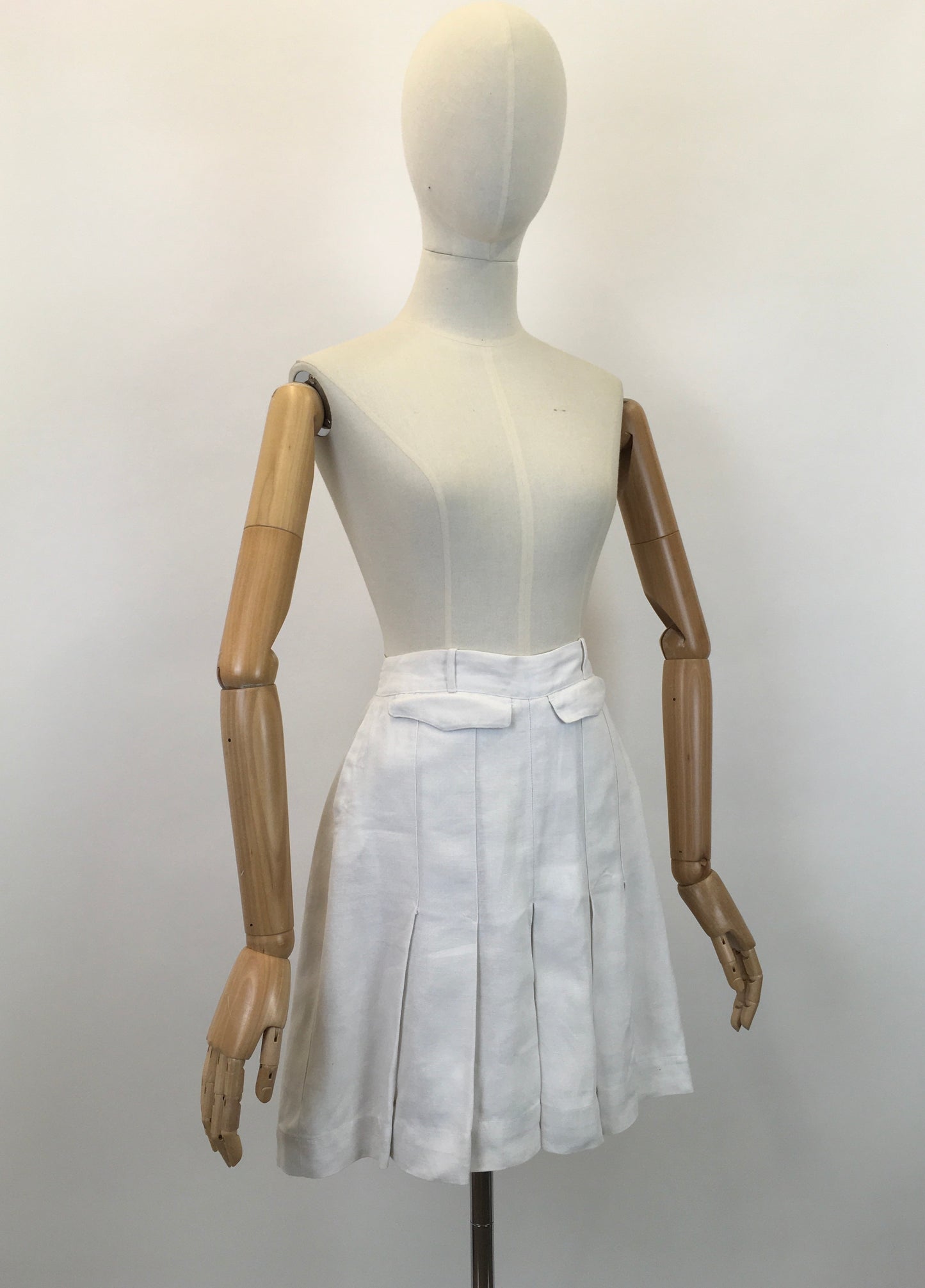 Original Fabulous 1930's Pleated Shorts - In White Linen