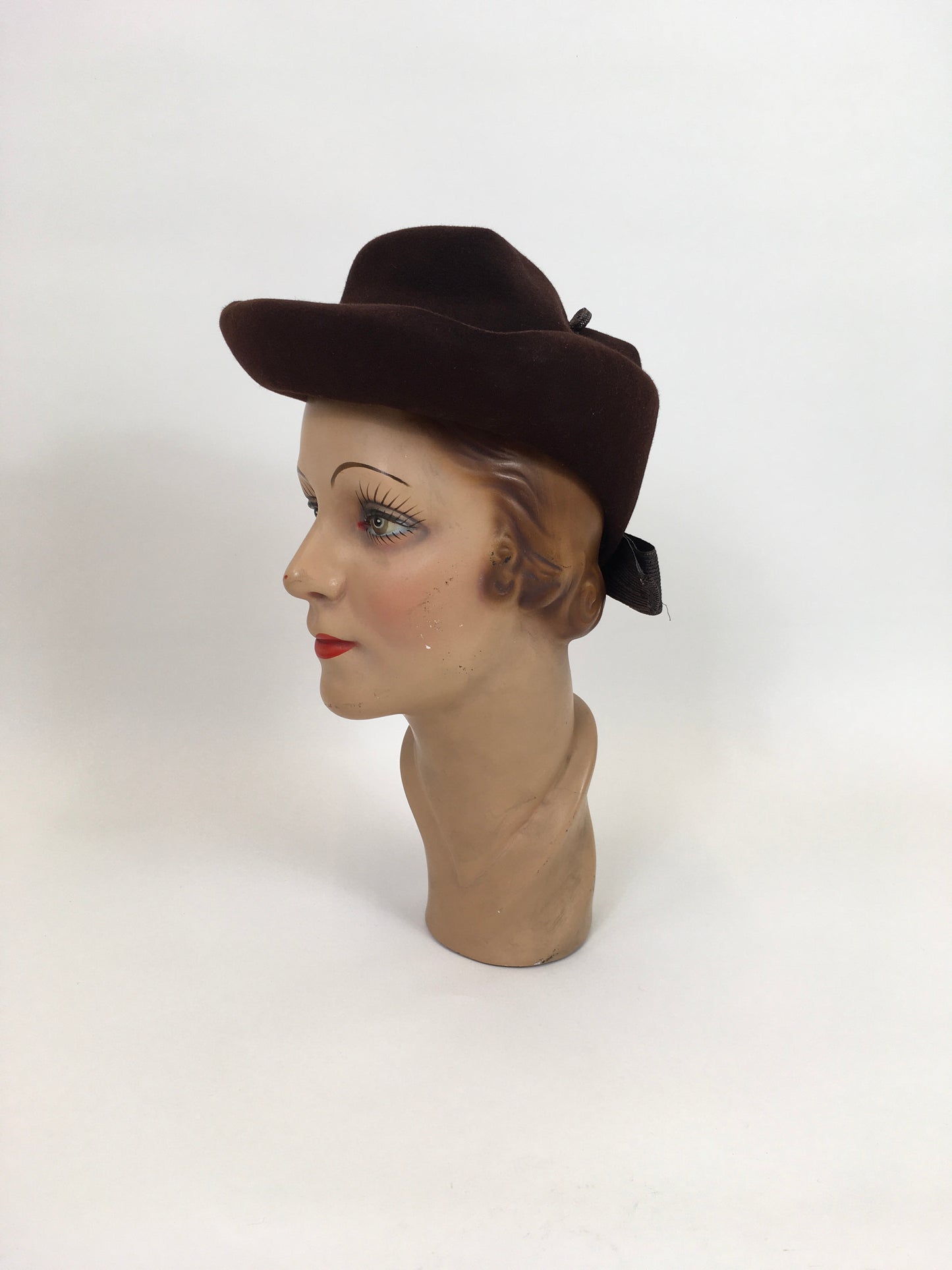 Original 1940's Stunning Hat by ' Lystalite' - In A Dark Chocolate Brown