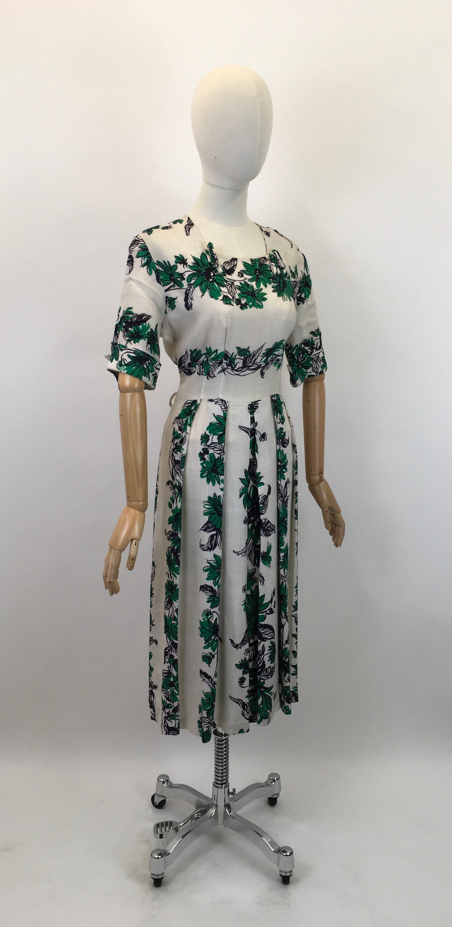 Original Stunning 1940's CC41 Utility Day Dress - In A Floral Moygashal Linen in Green, White & Black