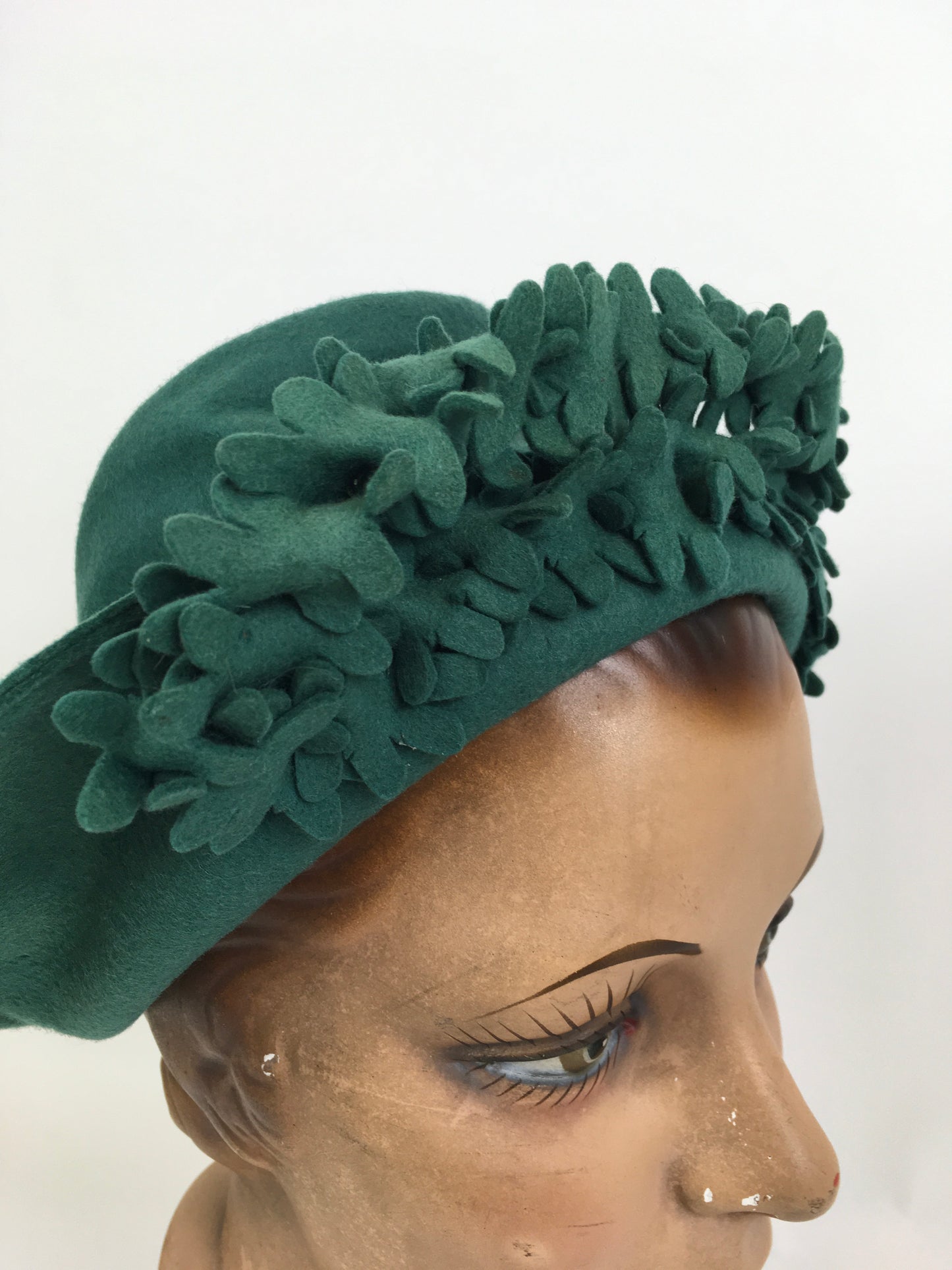 Original 1940’s Stunning Felt Hat with Floral Trails - In A Soft Eau De Nil Green