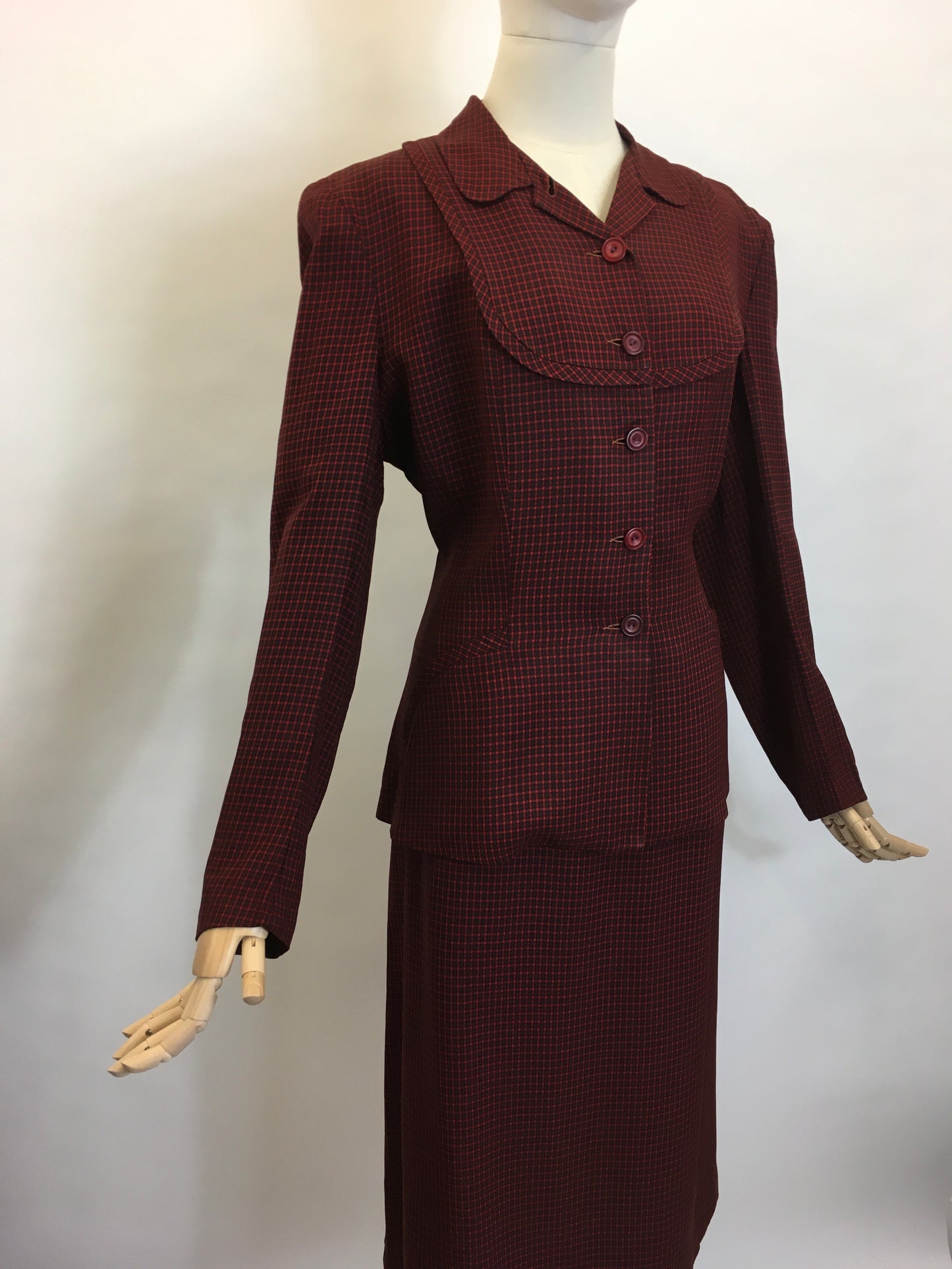 Original STUNNING 1940's American Suit - Fabulous Red & Black Check Pattern Fabric