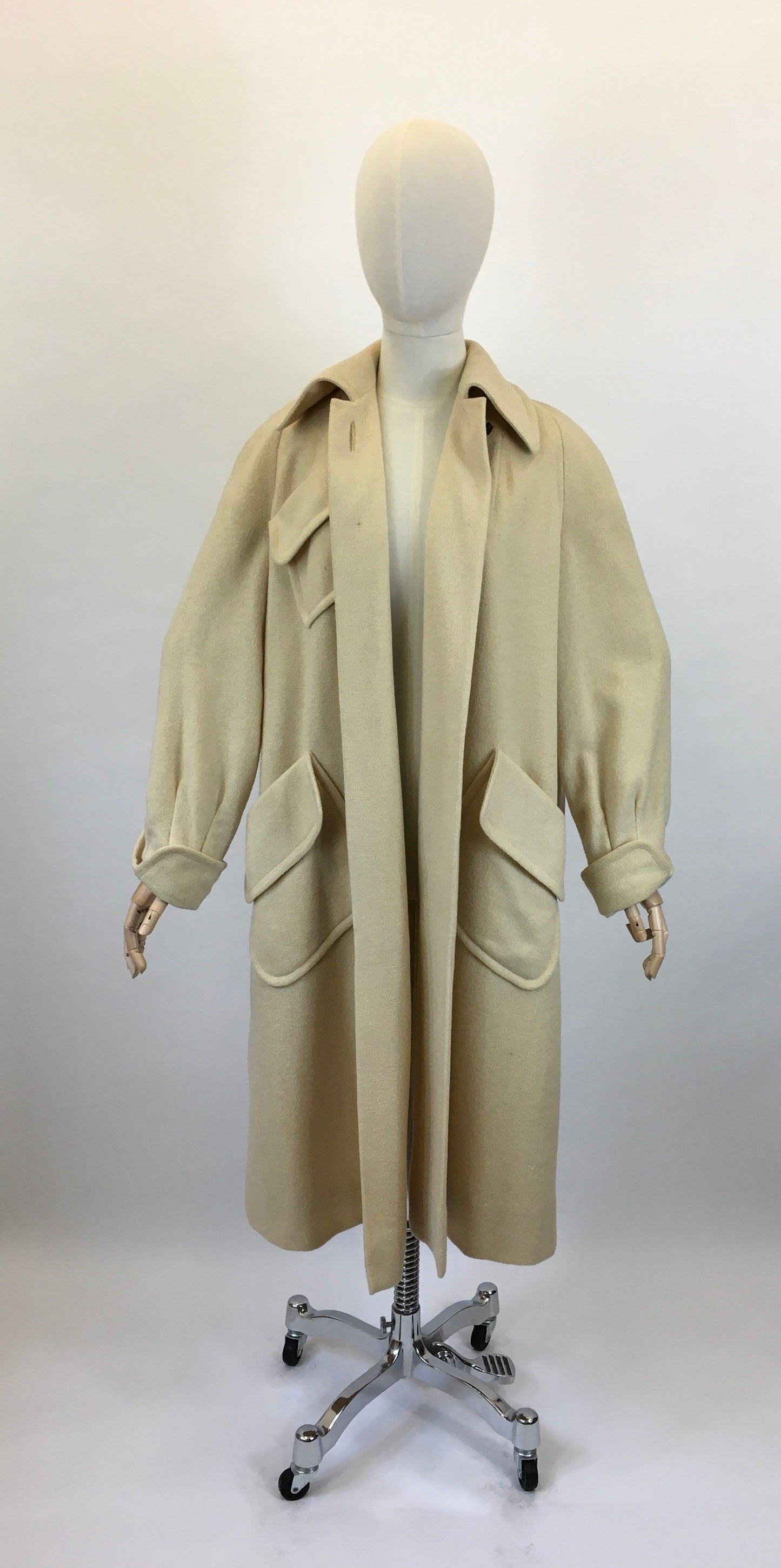 Original 1940’s STUNNING Cream Woollen Coat - With The Most Fabulous Shape & Detailing