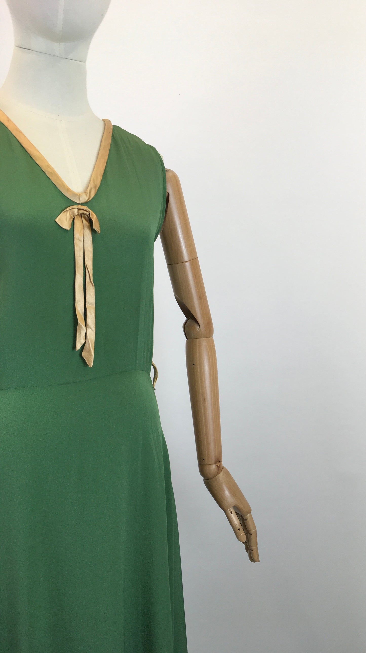 Original 1930's Darling Evening Dress - In Deco Green With Gold Trim