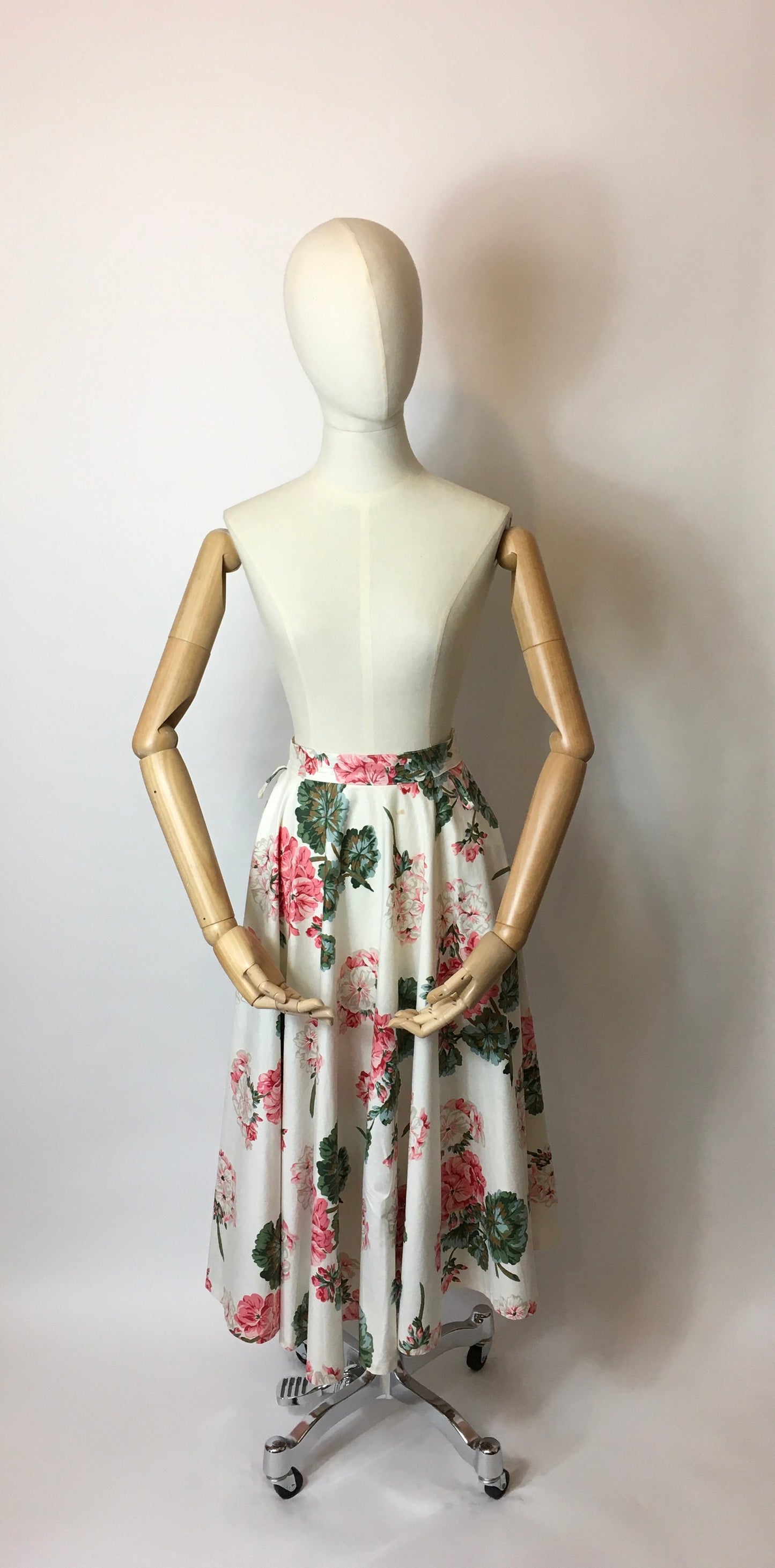 Original 1950s Darling Floral Cotton Sateen Skirt - Lovely Floral in Soft Pinks, rose pinks and warm greens