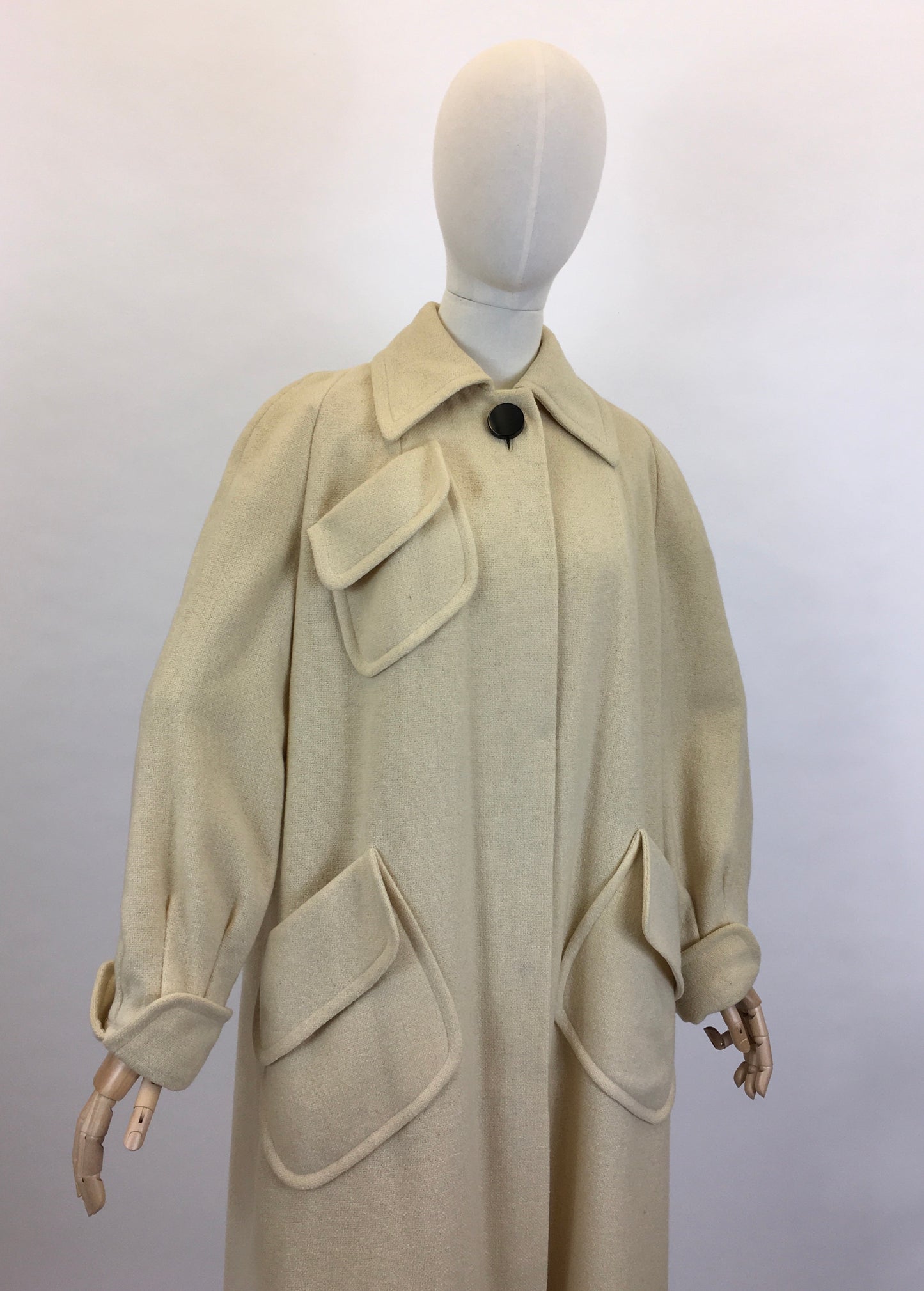 Original 1940’s STUNNING Cream Woollen Coat - With The Most Fabulous Shape & Detailing