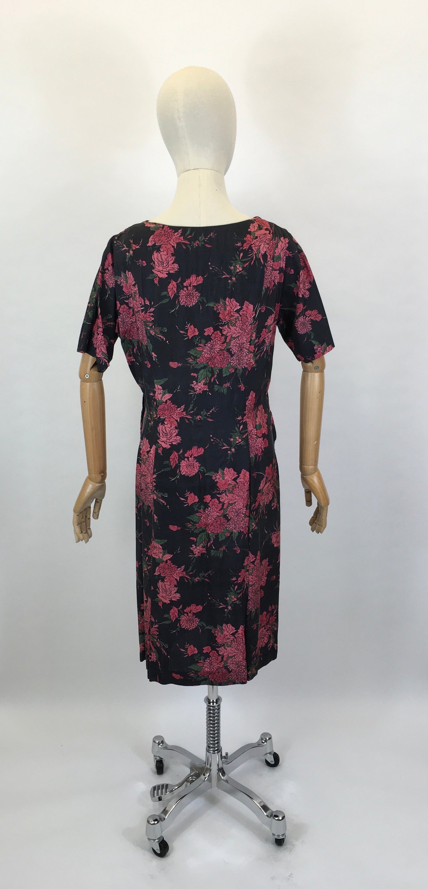 Original 1950’s Fabulous Wiggle Dress - In A Lovely Floral Silk