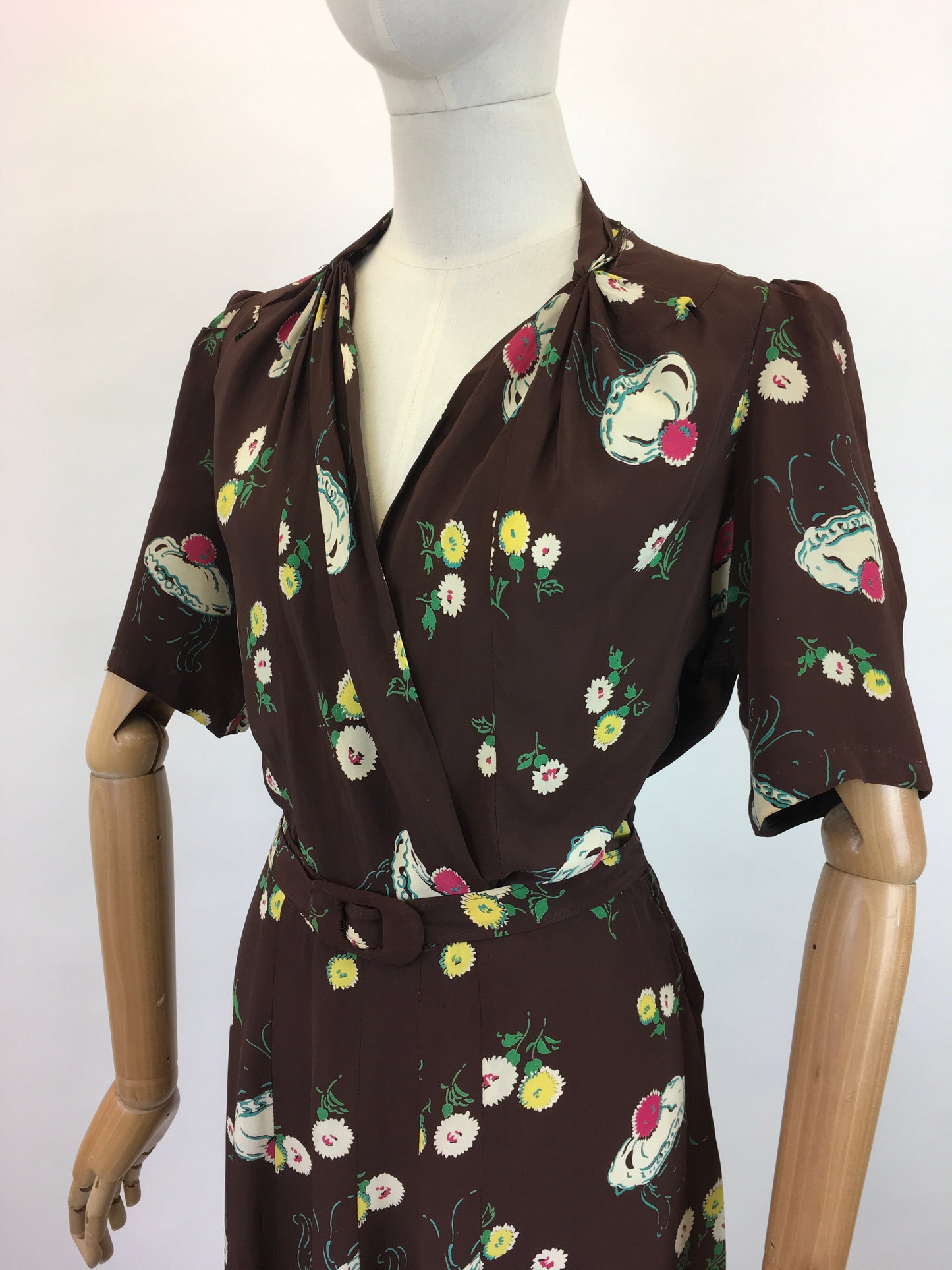 Original 1940's Sensational Novelty Print Rayon Dress - Ladies Faces & Florals In A Delicate Colour Pallet