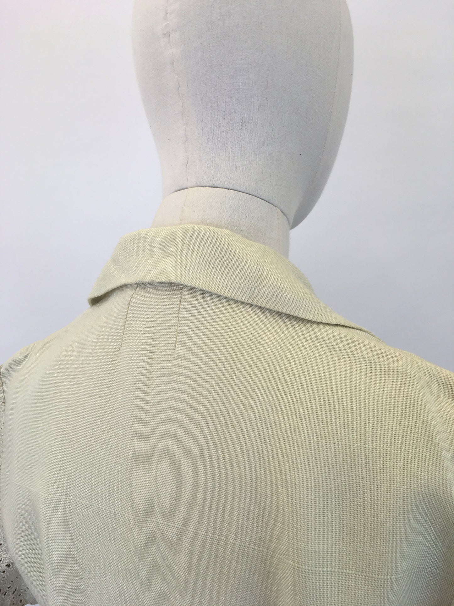 Original 1940's Stunning CC41 Moygashol Linen & Broderie Anglaise Dress - In A Divine Pale Lime