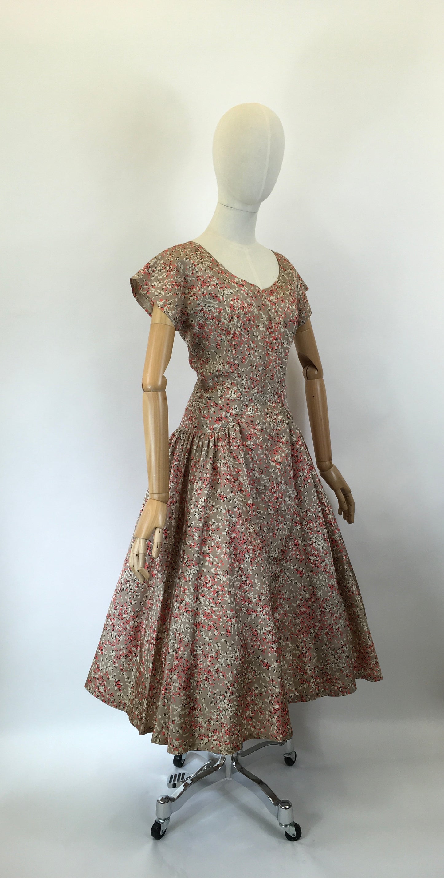Original 1950’s Darling Evening Cocktail Dress - In A Beige, Fawn, Coral & Black Colourway