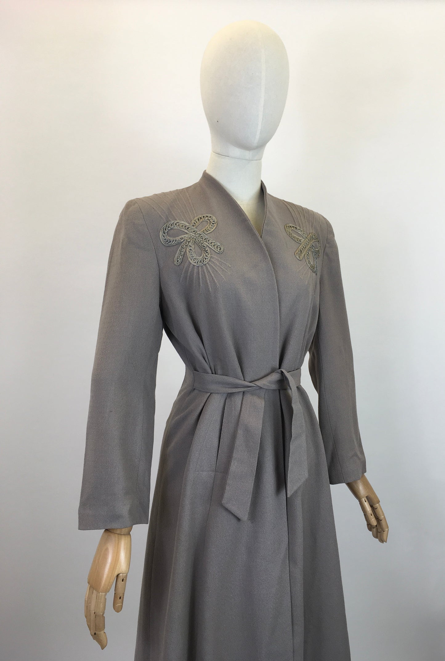 Original 1940's Sensational Woollen Crepe Coat - In Powdered Grey With Crewelwork Details