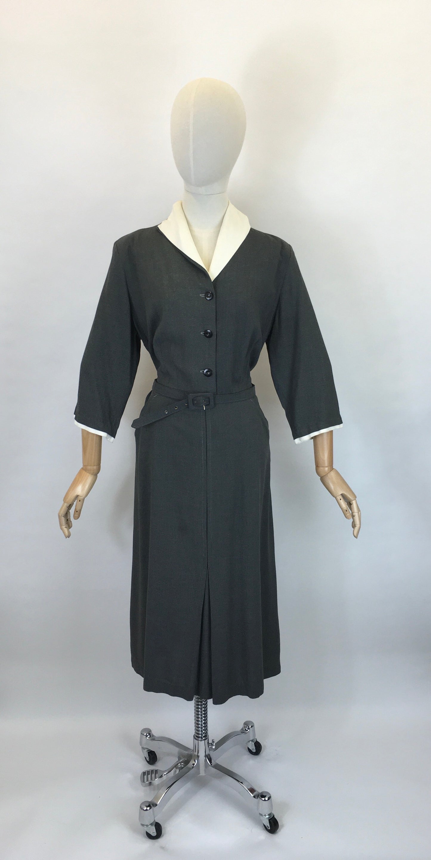Original 1940’s Beautiful Fitted Grey Dress - With Contrast Detailing To The Collar & Cuffs