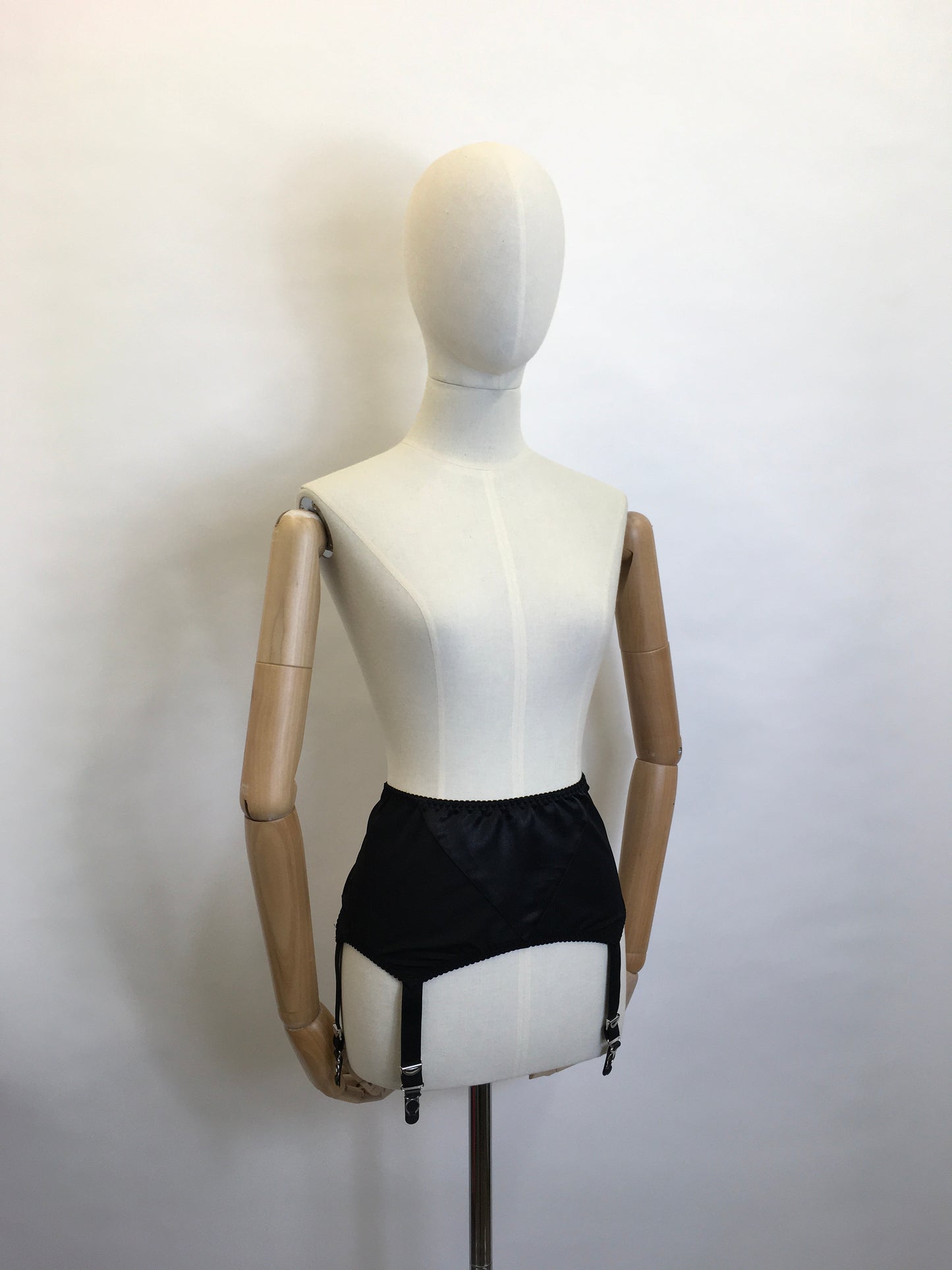 What Katie Did Lingerie - Glamour Matresse Suspender Belt in Black