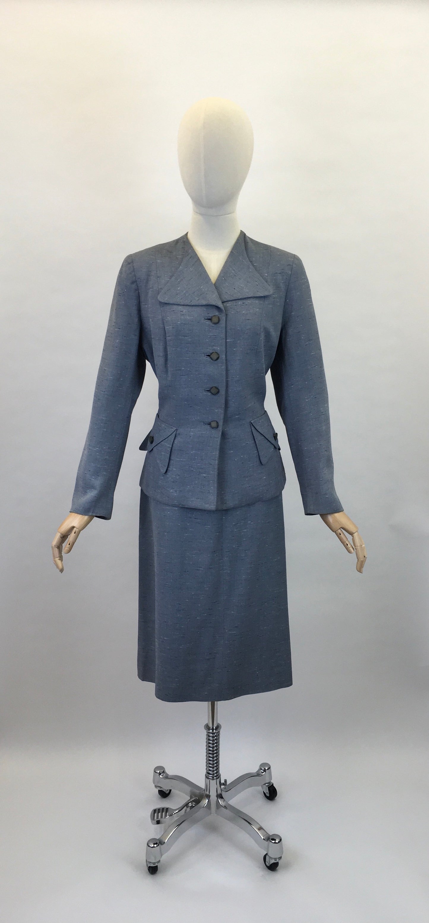 Original 1950s Atomic Fleck 2pc Suit - In a Lovely Powdered Blue