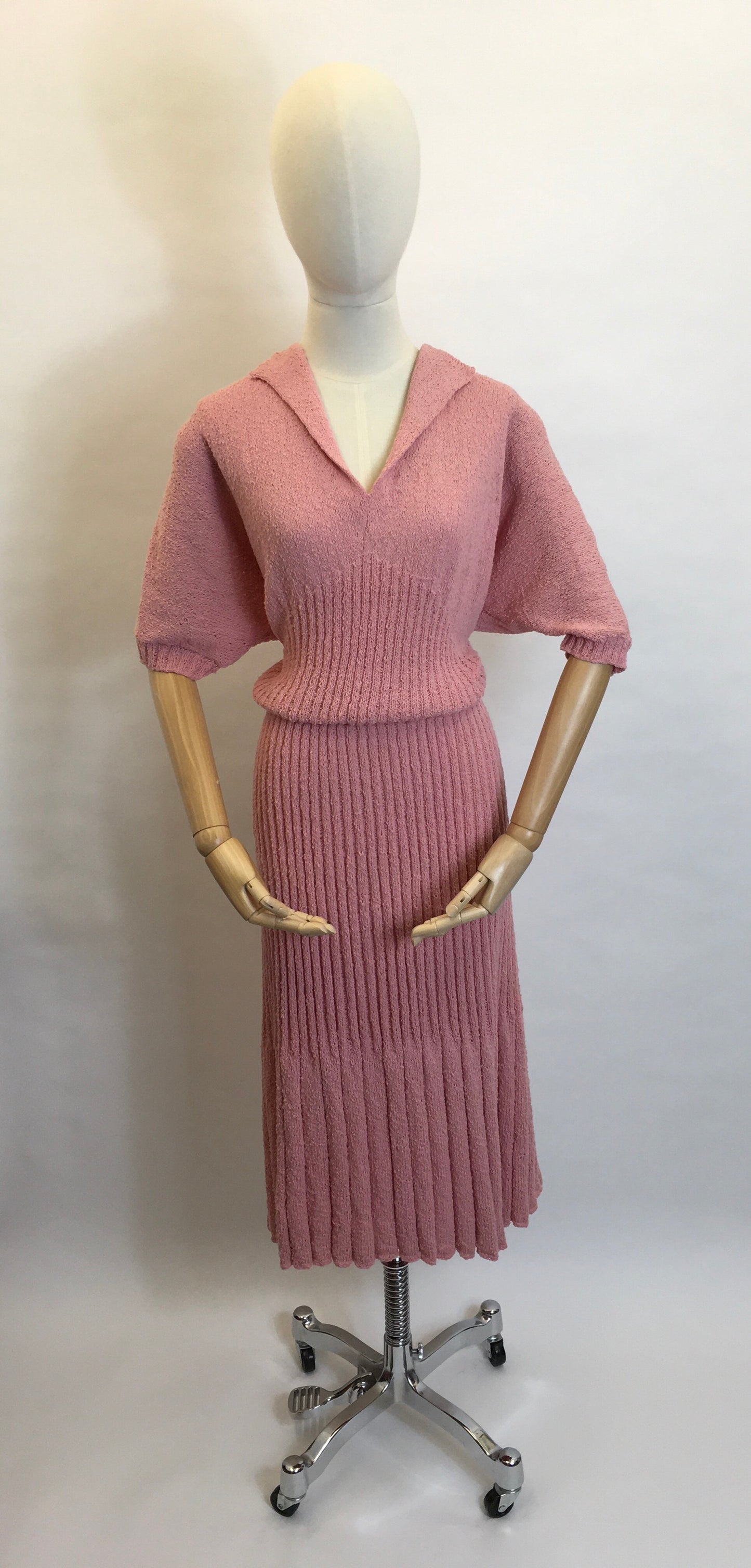 Original Late 1940’s Early 1950’s VOLUP Knitted Dress - Gorgeous Rose Pink