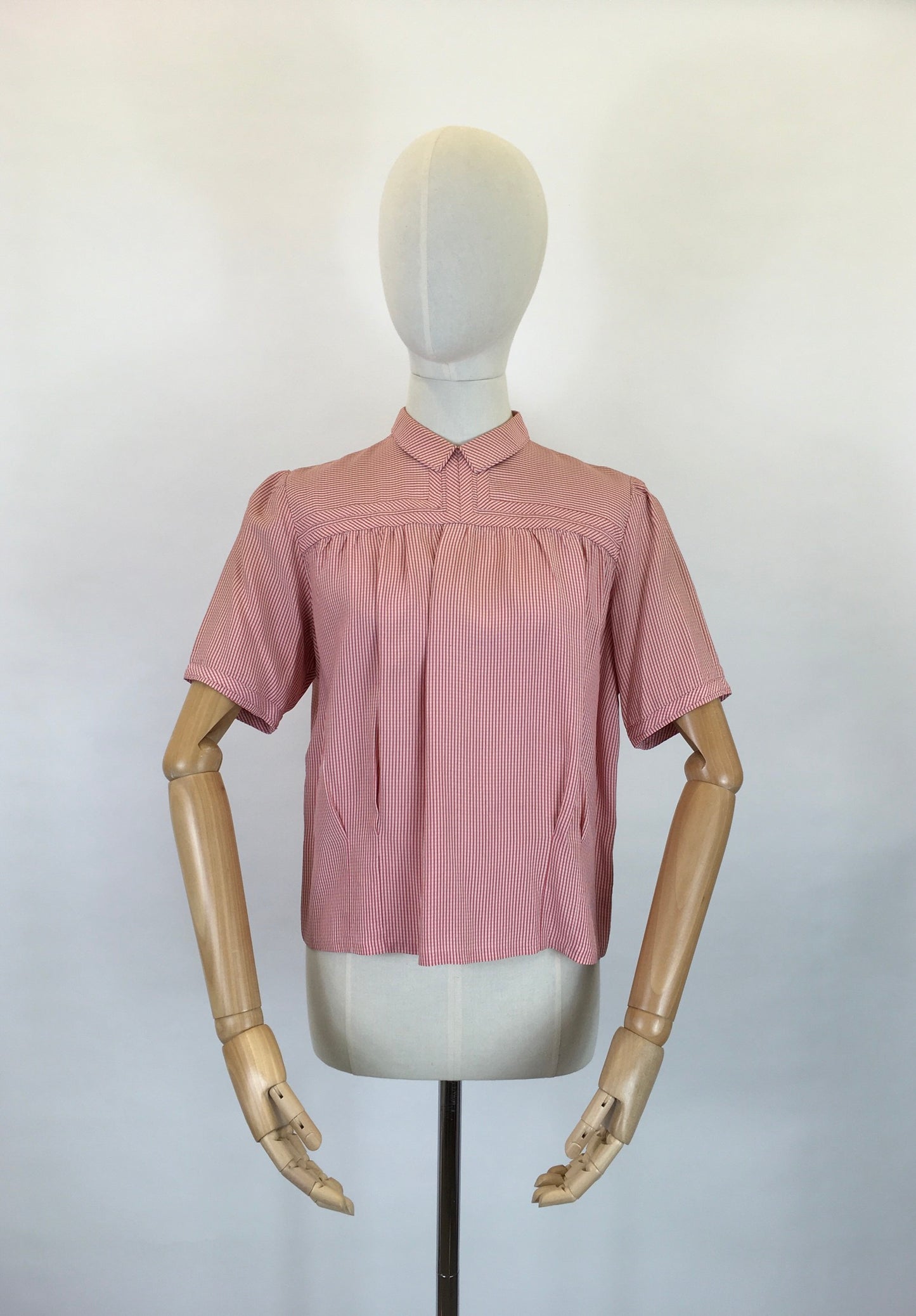 Original 1940’s Sweet Check Blouse - With Peter Pan Collar and Button Back Fastening Detailing