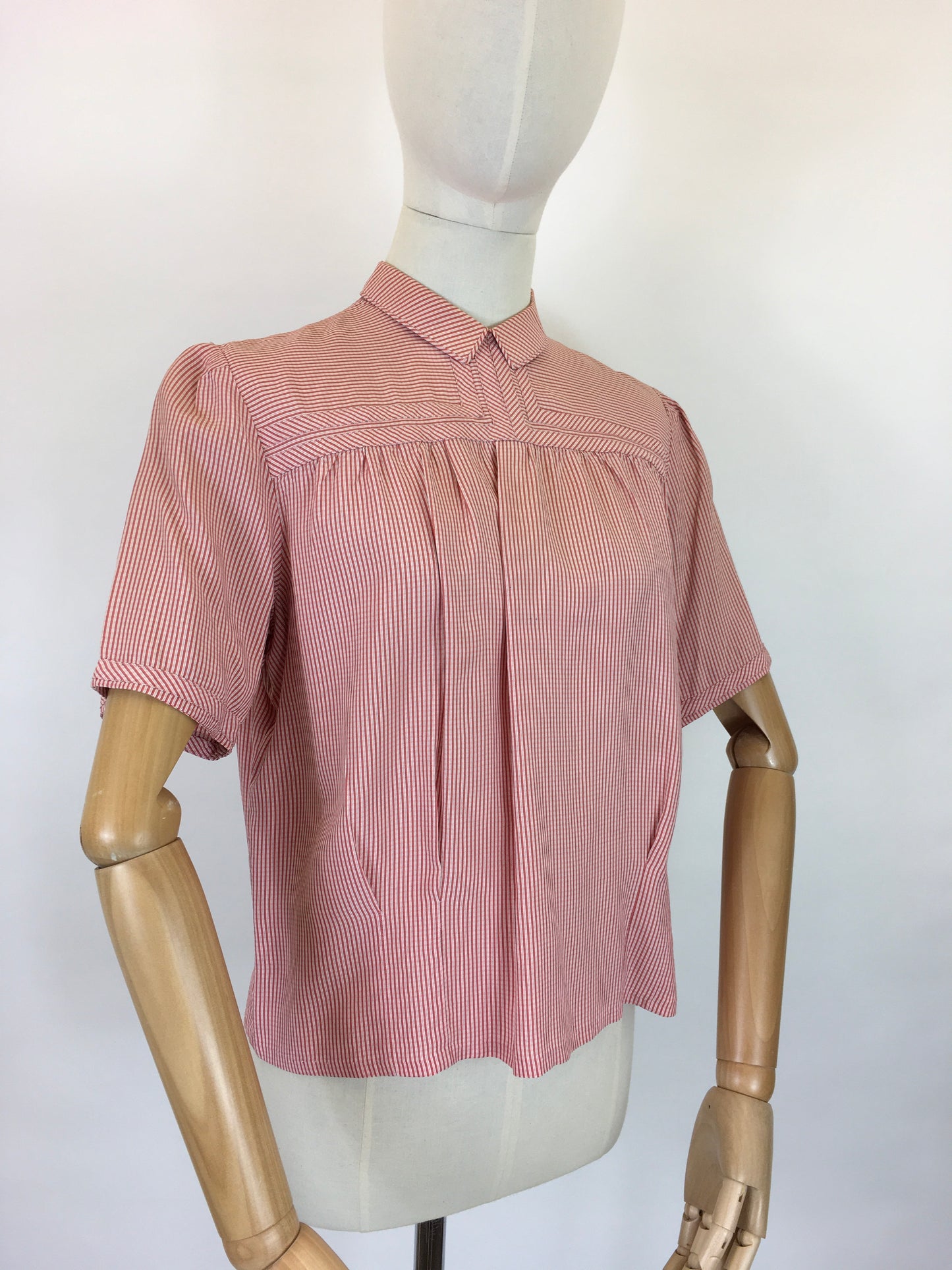 Original 1940’s Sweet Check Blouse - With Peter Pan Collar and Button Back Fastening Detailing