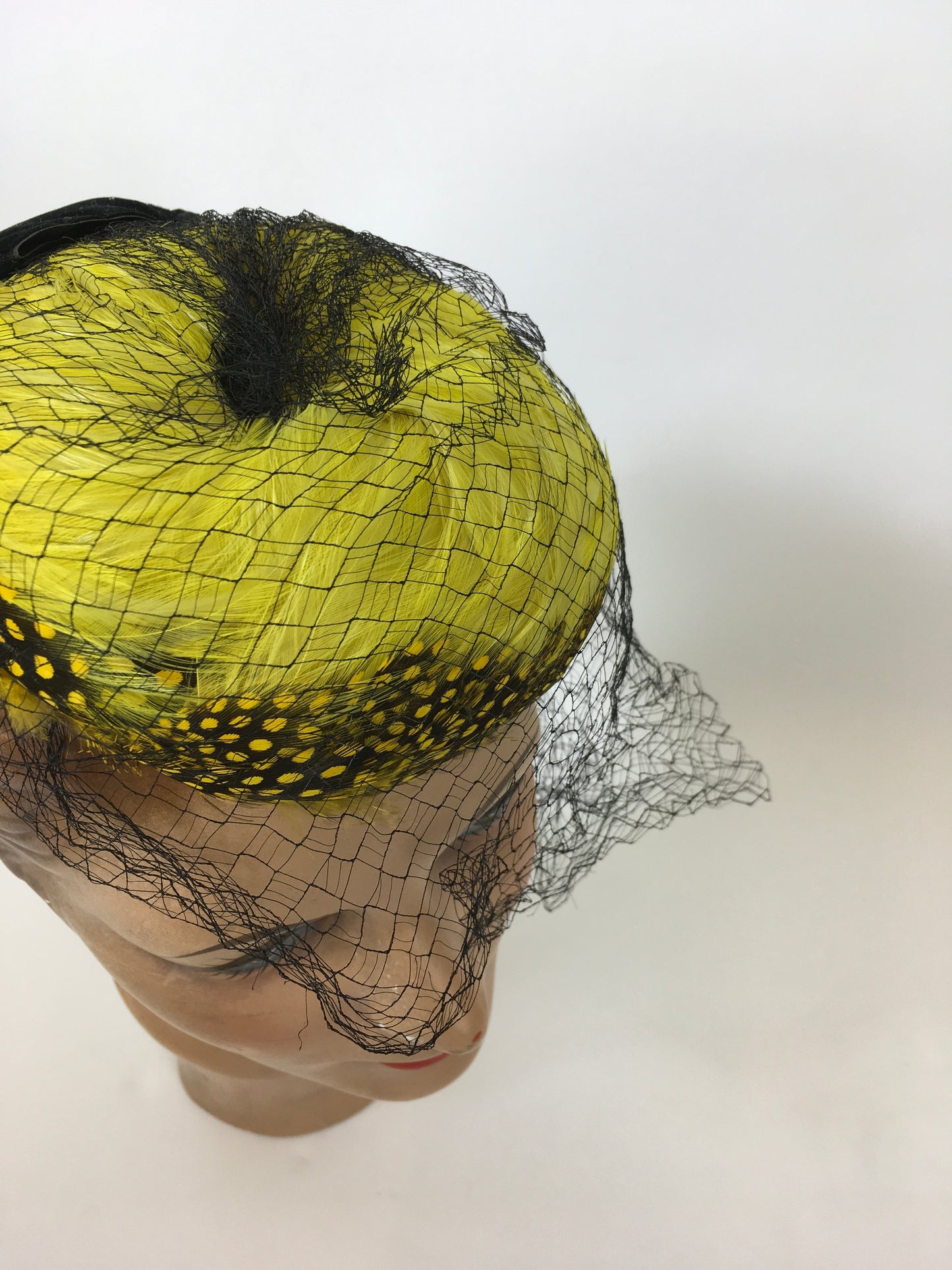 Original 1940’s Fabulous Bright Yellow & Black Feather Topper Hat - With Velvet Bow & Veiling
