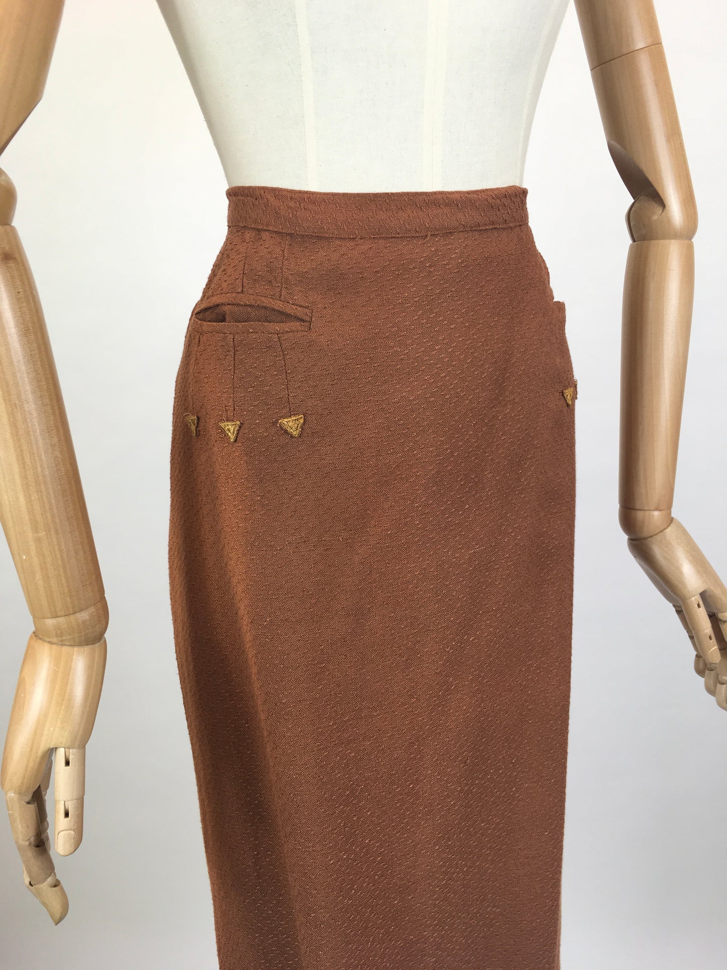 Original 1940s Pencil Skirt in a Heavyweight Linen - In A Lovely Warm Rust Brown With Arrow Detailing