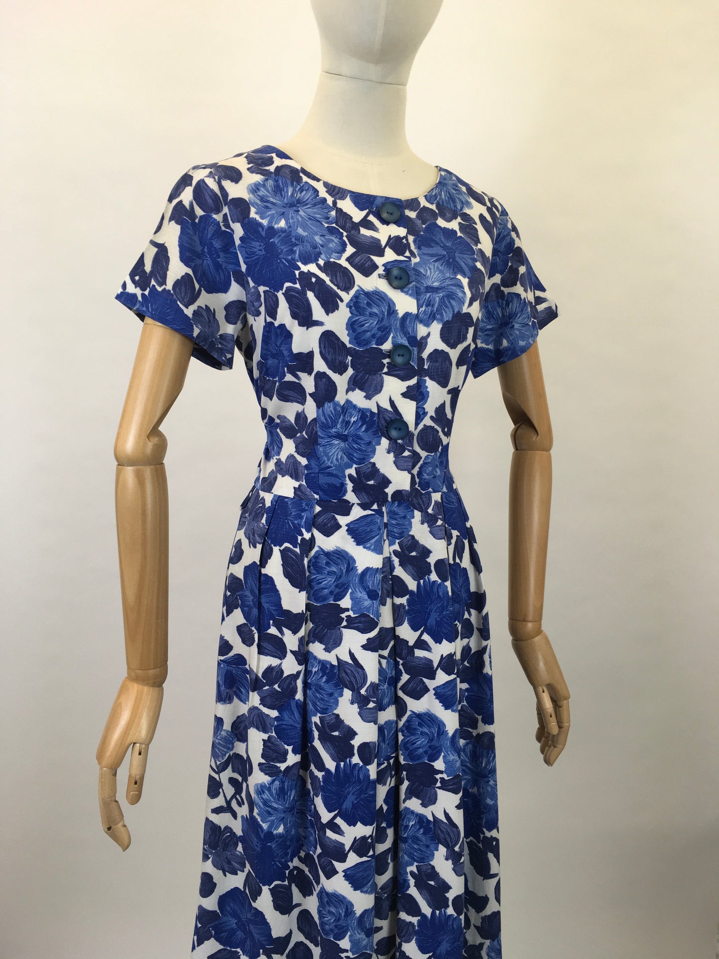 Original 1950’s Darling Floral Cotton Day Dress - Made by ‘ St. Michael ‘