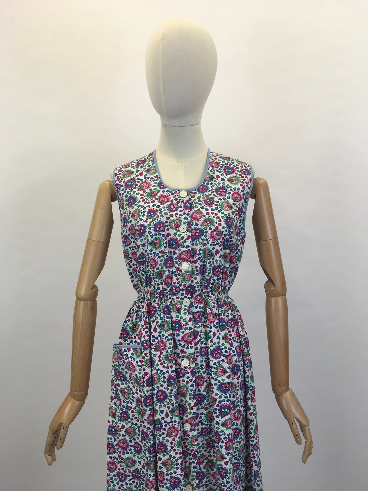 Original 1940’s Cotton Button Front Dress - In A Fabulous Floral Print