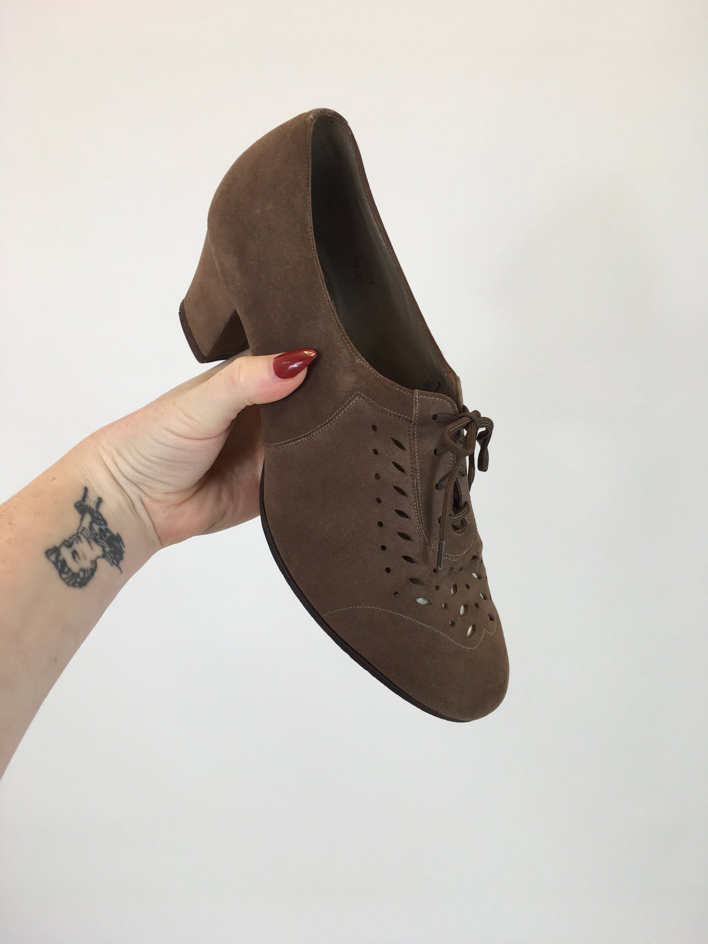 Original 1940's Darling Suede Lace Up Shoes - In A Soft Brown With Lovely Details (Approx Size UK 7)