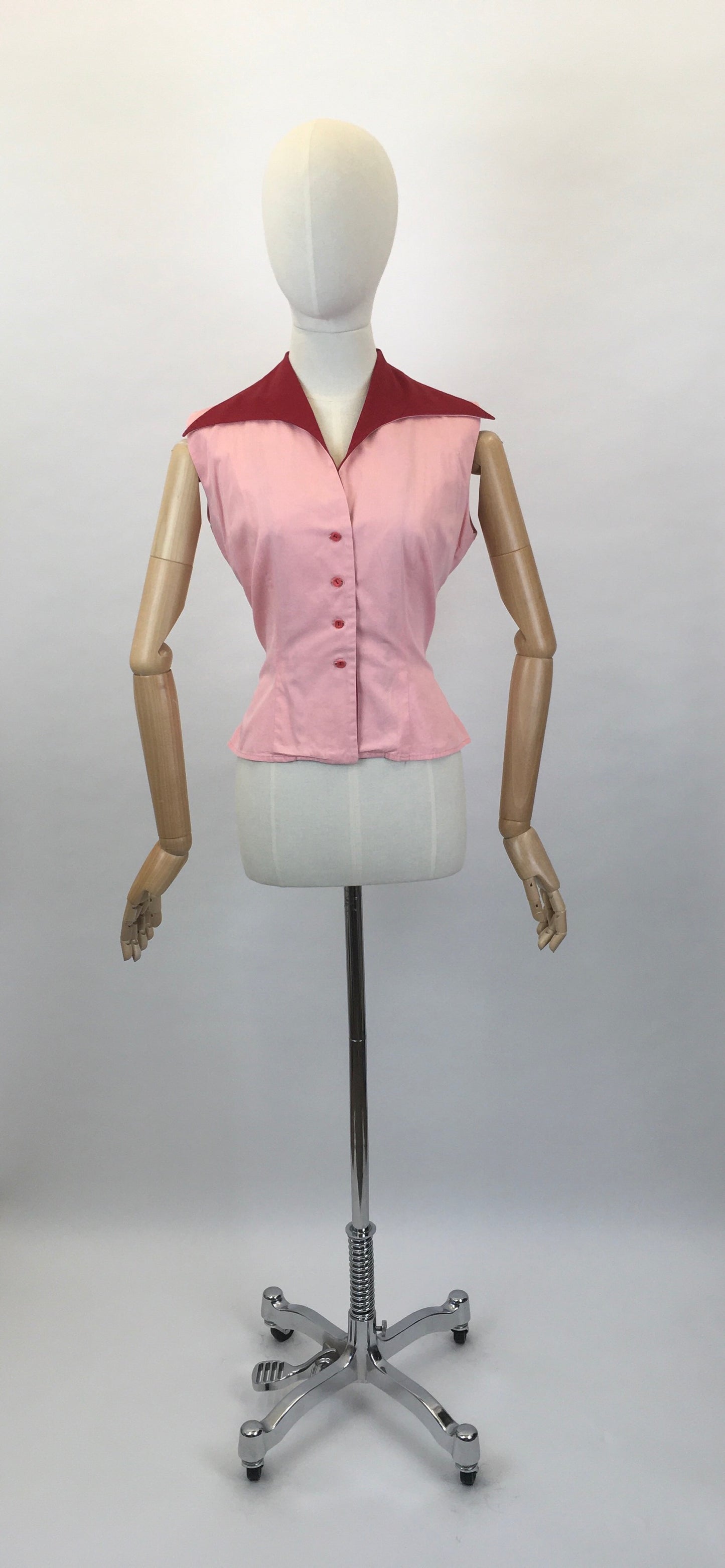 Original 1950s ‘ Johnathon Logan’ Cotton Day Blouse - In a Lovely Two Tone Deep Burgundy and Pink