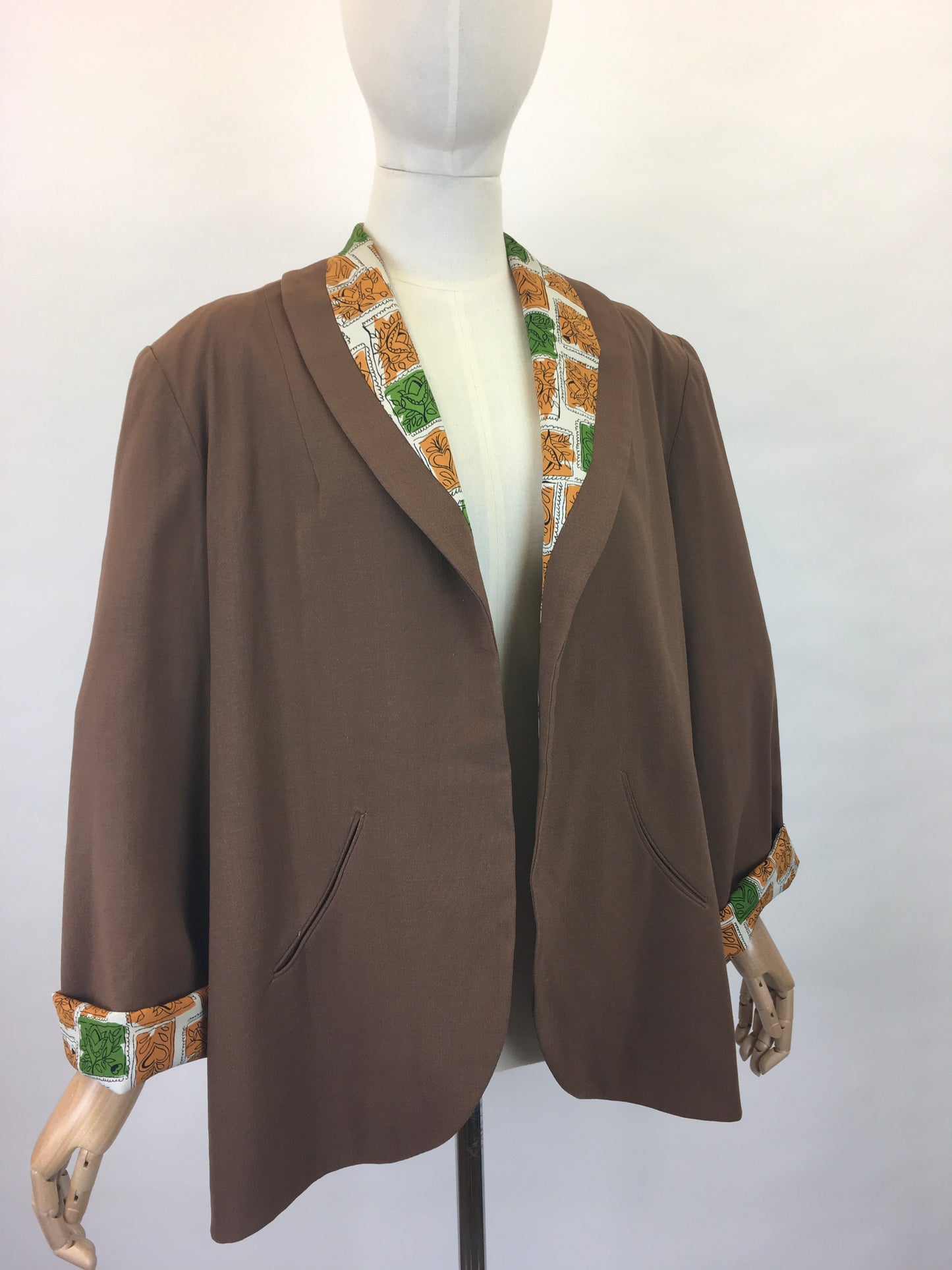 Original 1940s Brown Linen Swing Jacket - With a Fabulous Contrast Rayon Lining in Bright Oranges and Greens