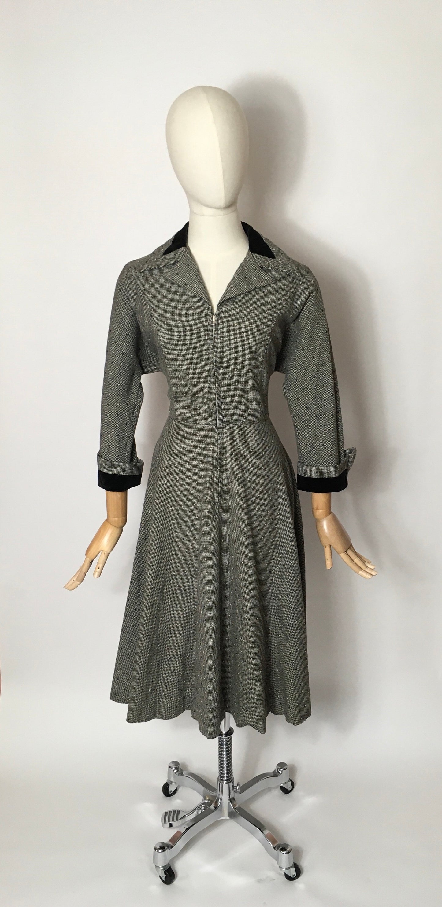 Original late 1940’s early 1950s ‘ Peggy Page ‘ Dress - Stunning Velvet Trim Detailing