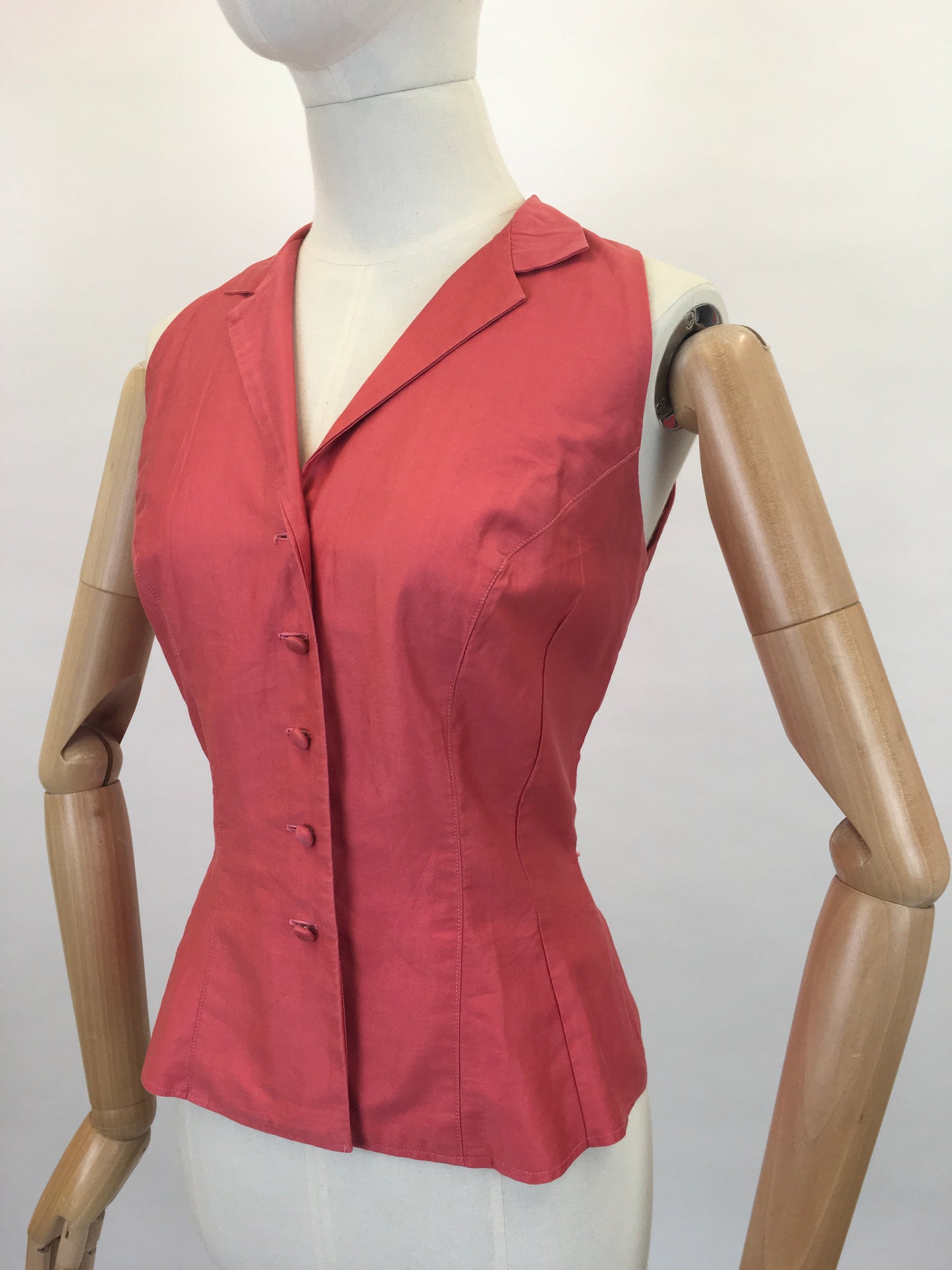 Original 1950s Deep Coral Cotton Blouse - In a Classic 50’s Silhouette