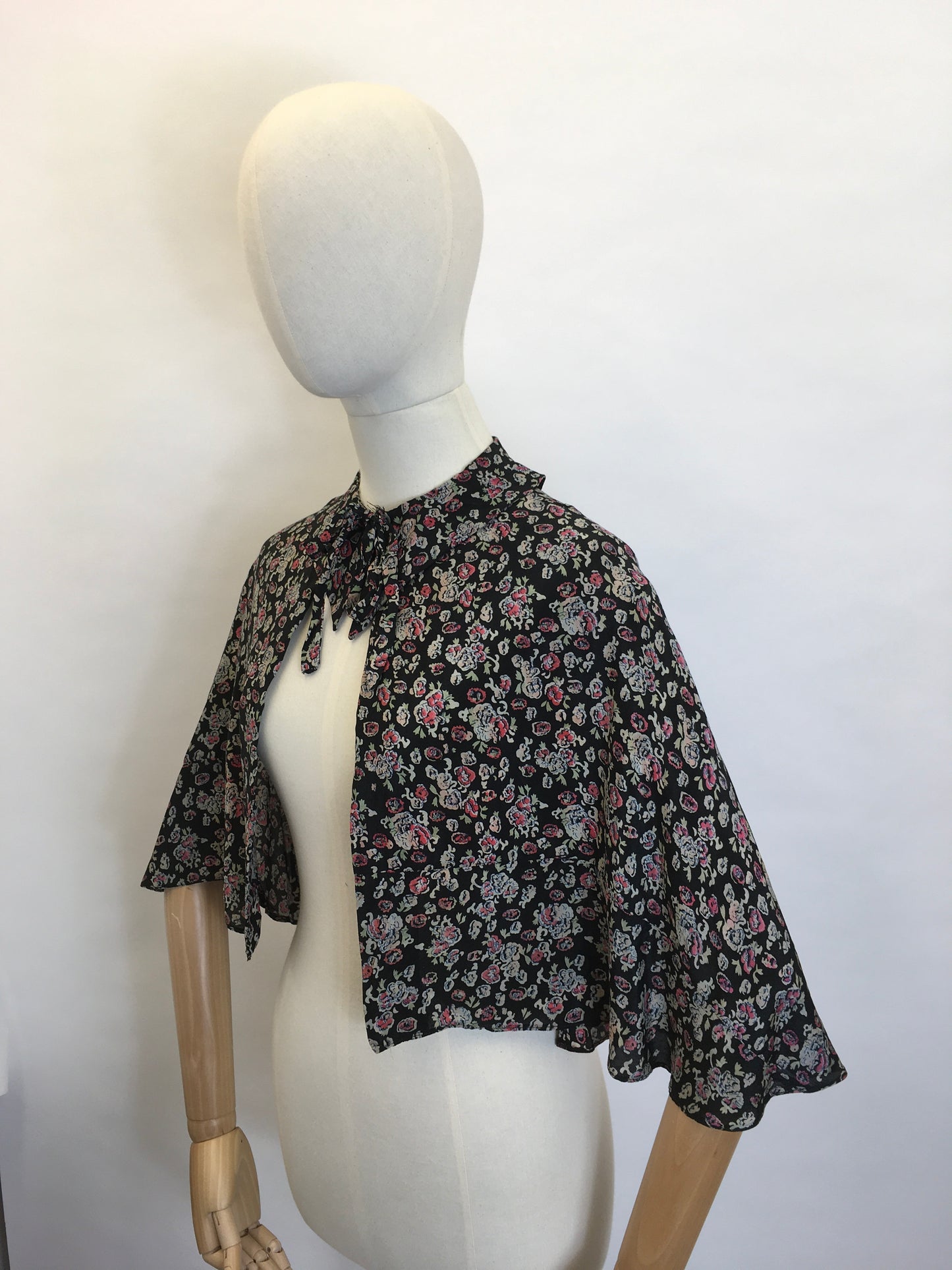 Original 1930's Capelet - Fabulous Floral Printed Silk