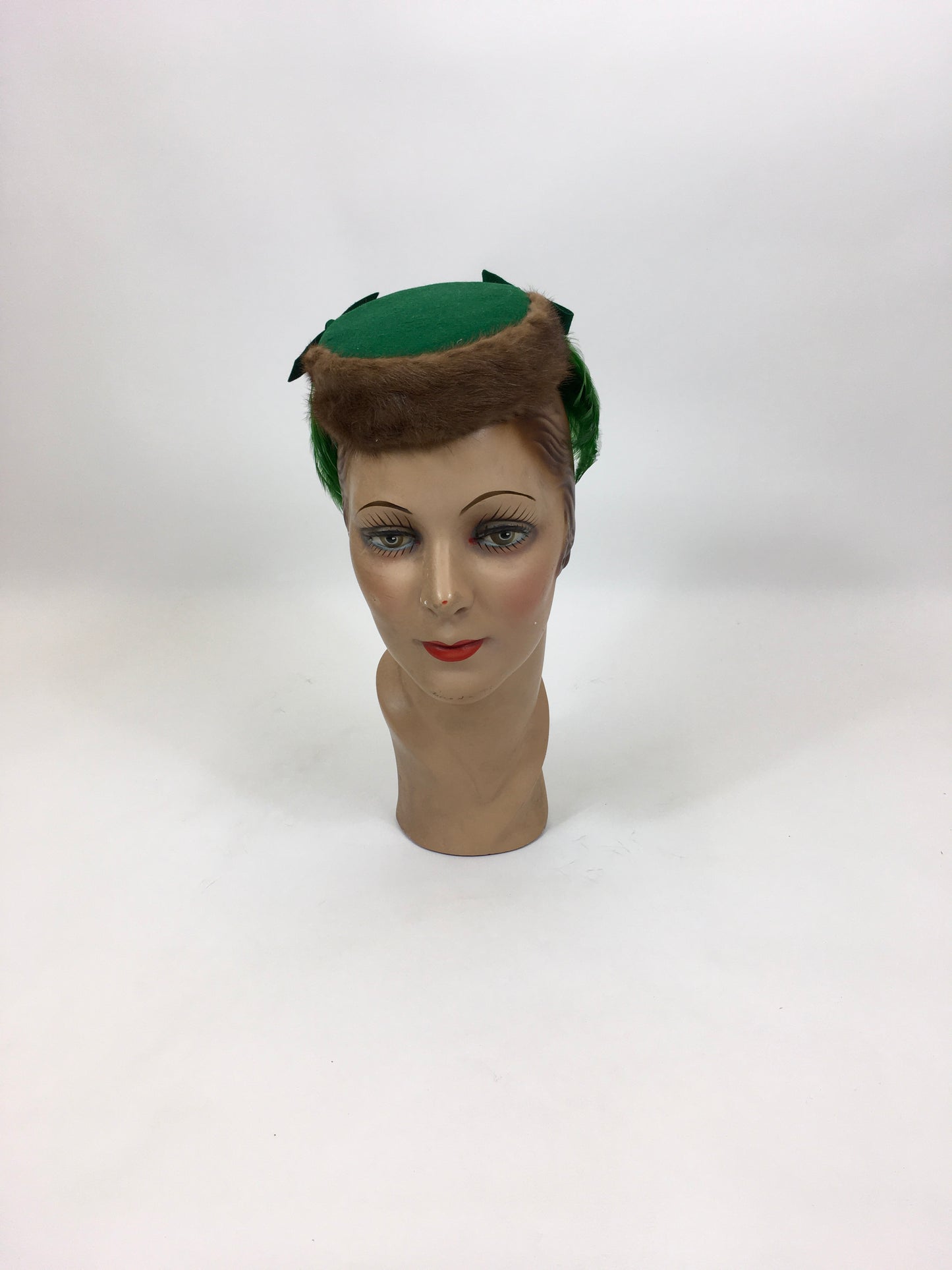 Original 1940's Stunning Head Piece - In Bottle Green Felt with Bow Trims, Fur Trim & Feather Backplate
