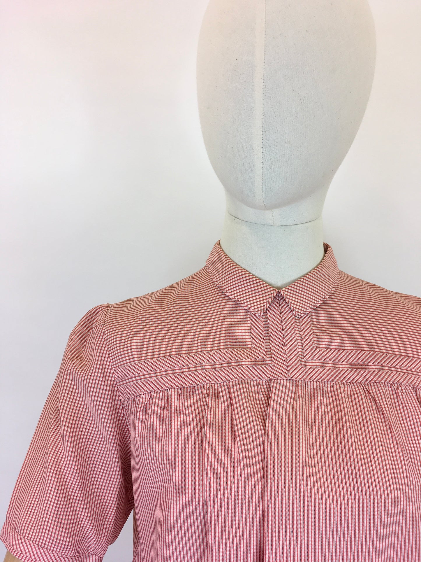 Original 1940’s Sweet Check Blouse - With Peter Pan Collar and Button Back Fastening Detailing