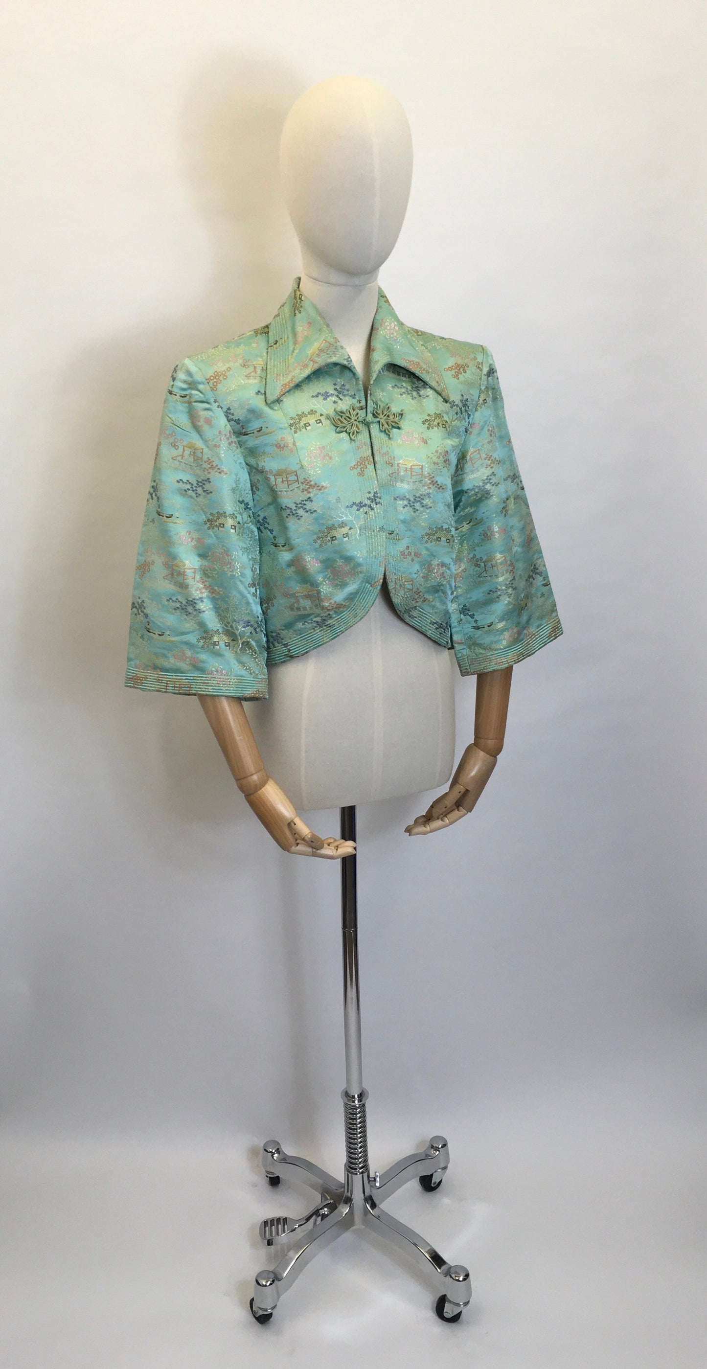 Original 1937 Oriental Loungewear Jacket - Featuring Strong Pointed Collar Detailing