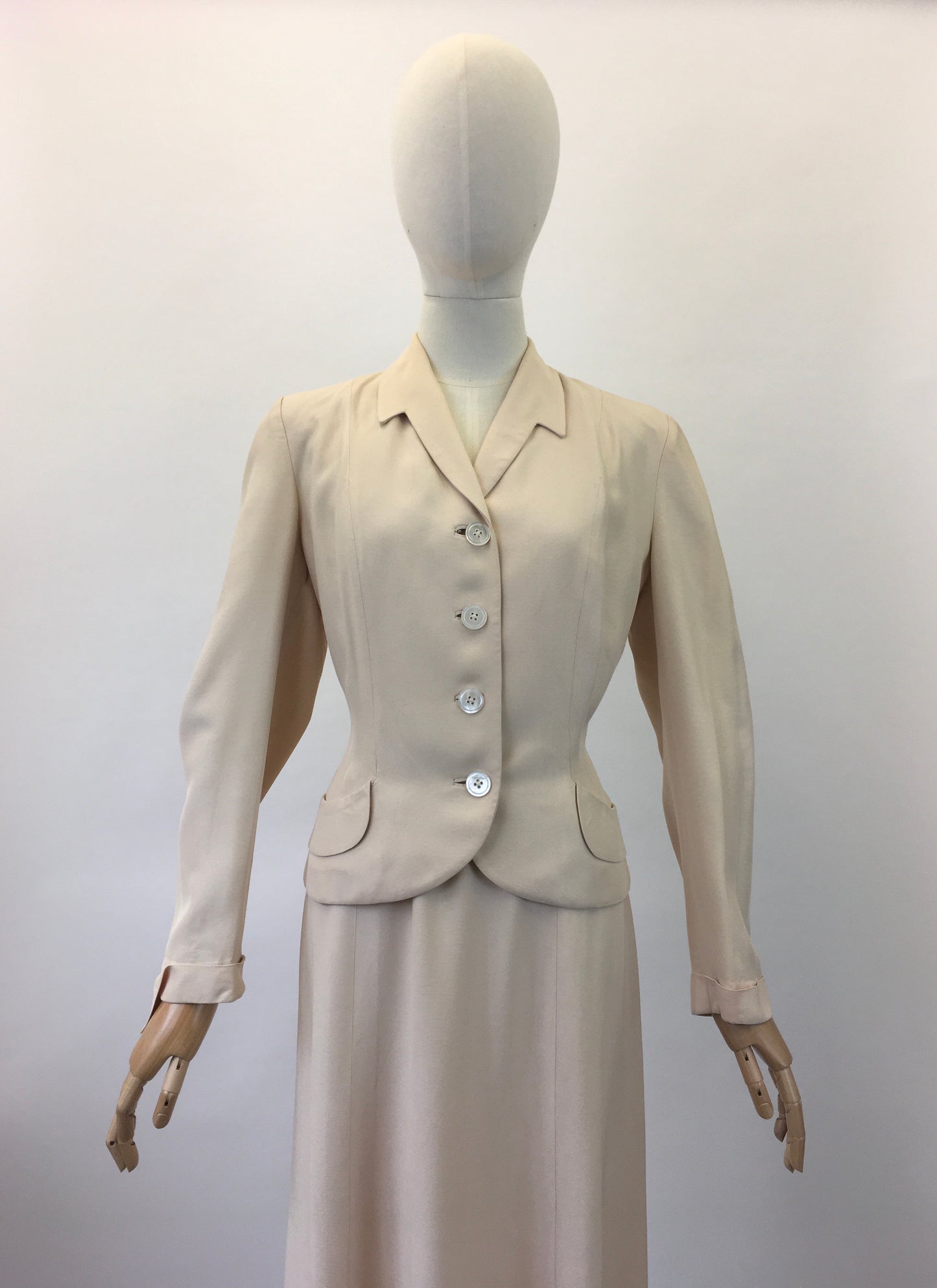 Original 1940's Stunning 2pc Suit - In A Warming Cream With Lovley Details