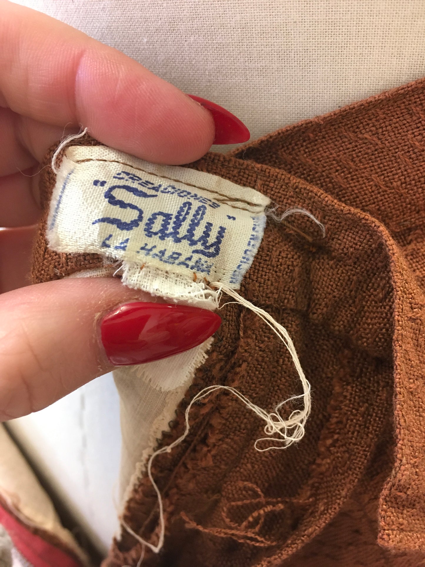 Original 1940s Pencil Skirt in a Heavyweight Linen - In A Lovely Warm Rust Brown With Arrow Detailing