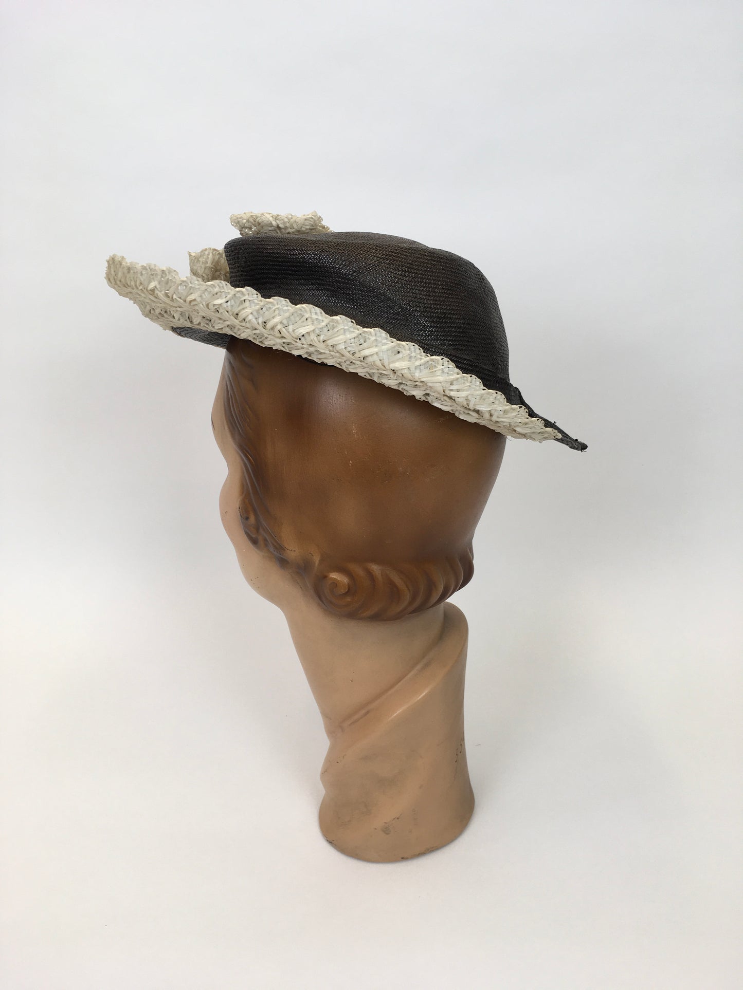 Original 1940’s Brown Grosgrain Topper Hat - With a Fabulous Cream Raffia Trim and Bow Detailing