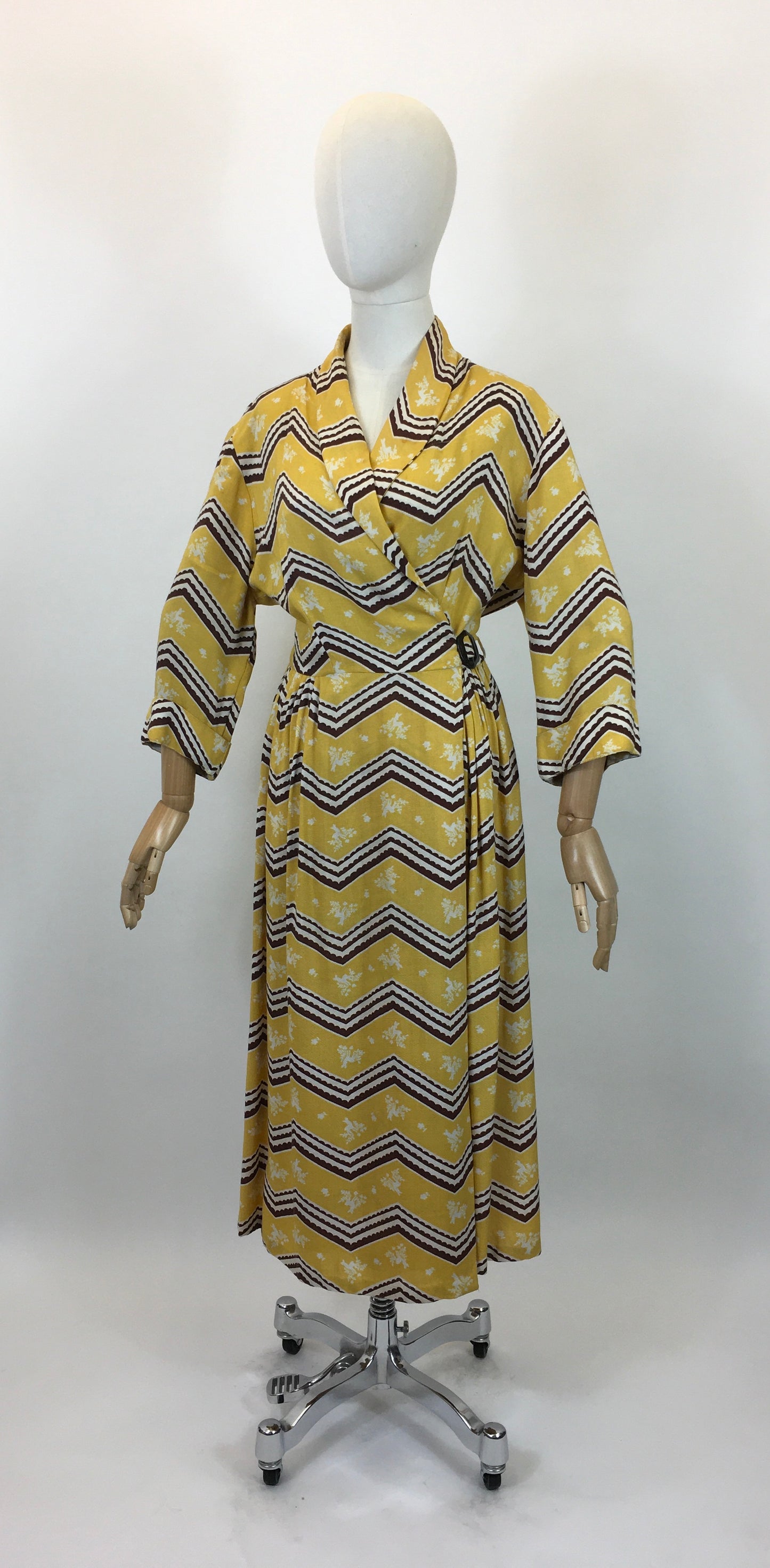 Original 1940's Sensational CC41 Moygashol Linen Novelty Print Dress - In Chocolate Brown, Cream and Mustard