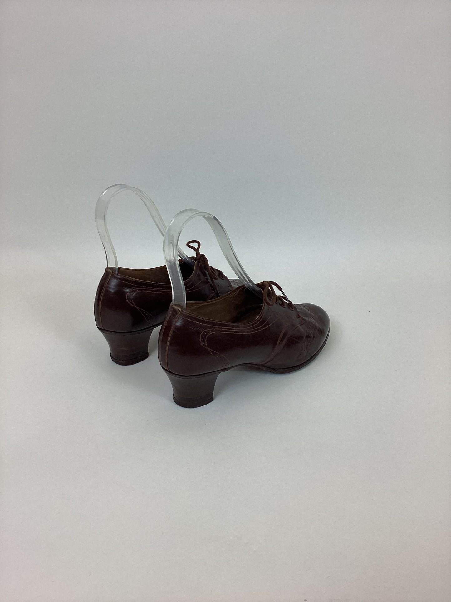 Original 1940s Fabulous Lace Up Brogues - In Chocolate Brown