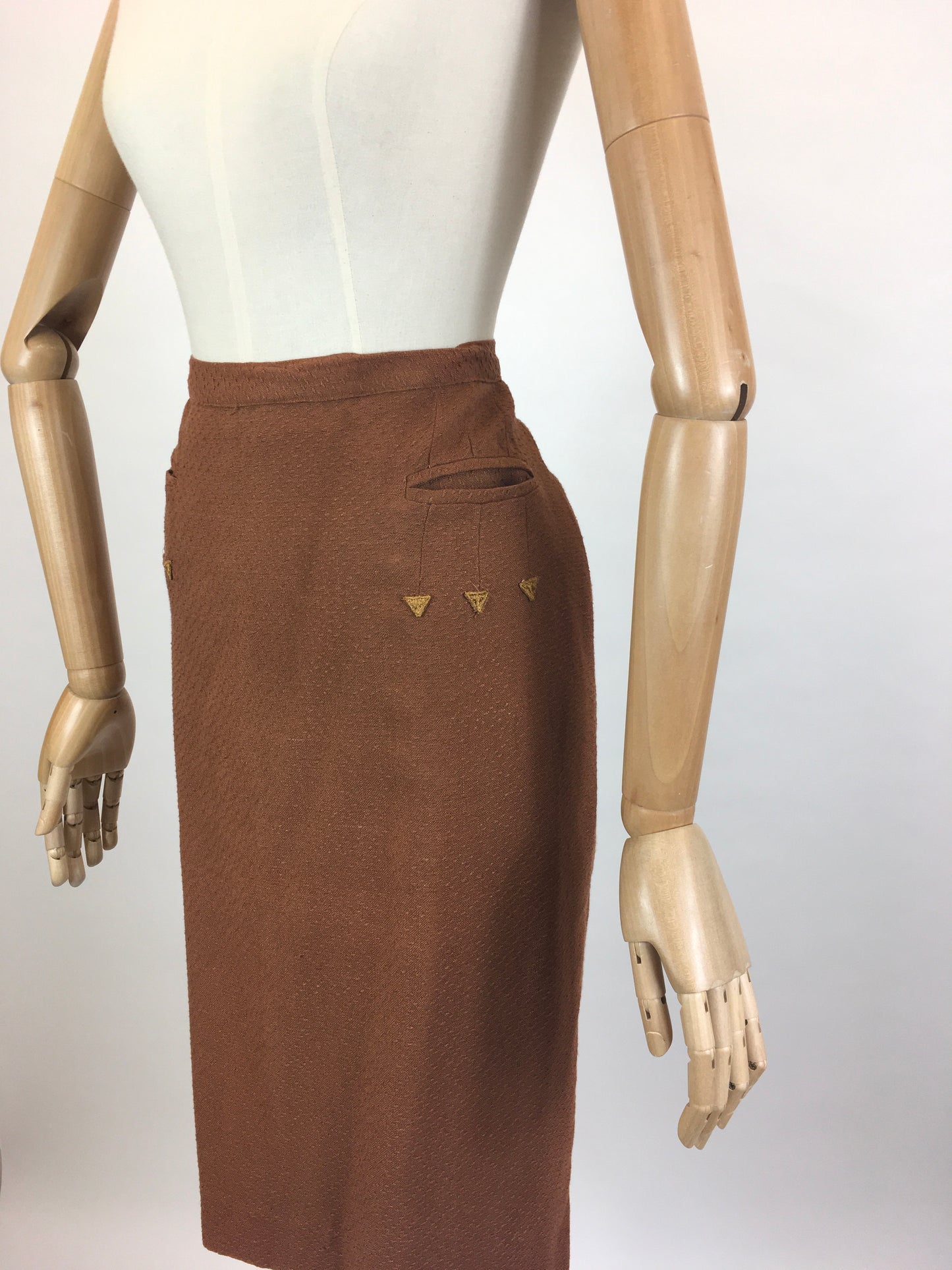 Original 1940s Pencil Skirt in a Heavyweight Linen - In A Lovely Warm Rust Brown With Arrow Detailing