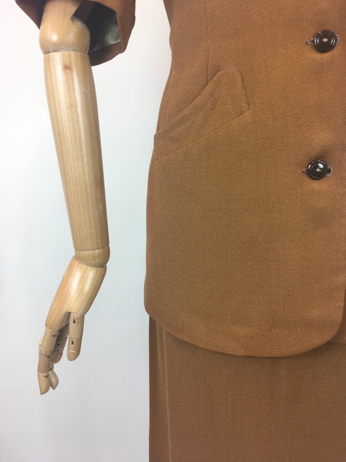 Original 1940’s Stunning 2pc Suit in Moygoshal Linen - In A Warming Brown