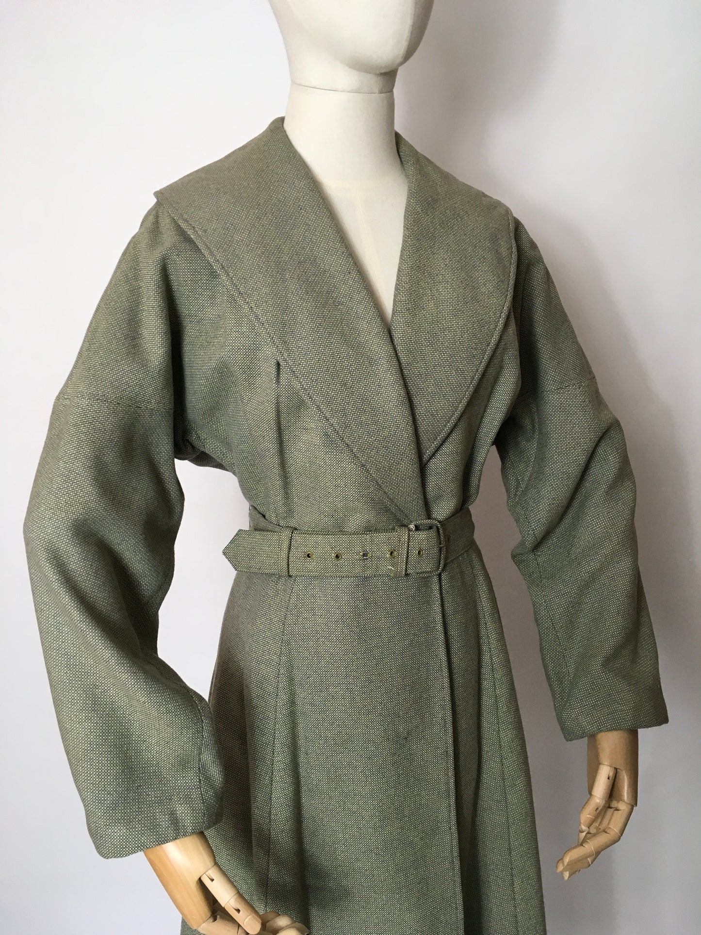 Original 1940’s Showerproof Coat by ‘ Telemac Rainwear Ltd ‘ - Featuring a Fabulous Large Shaped Collar