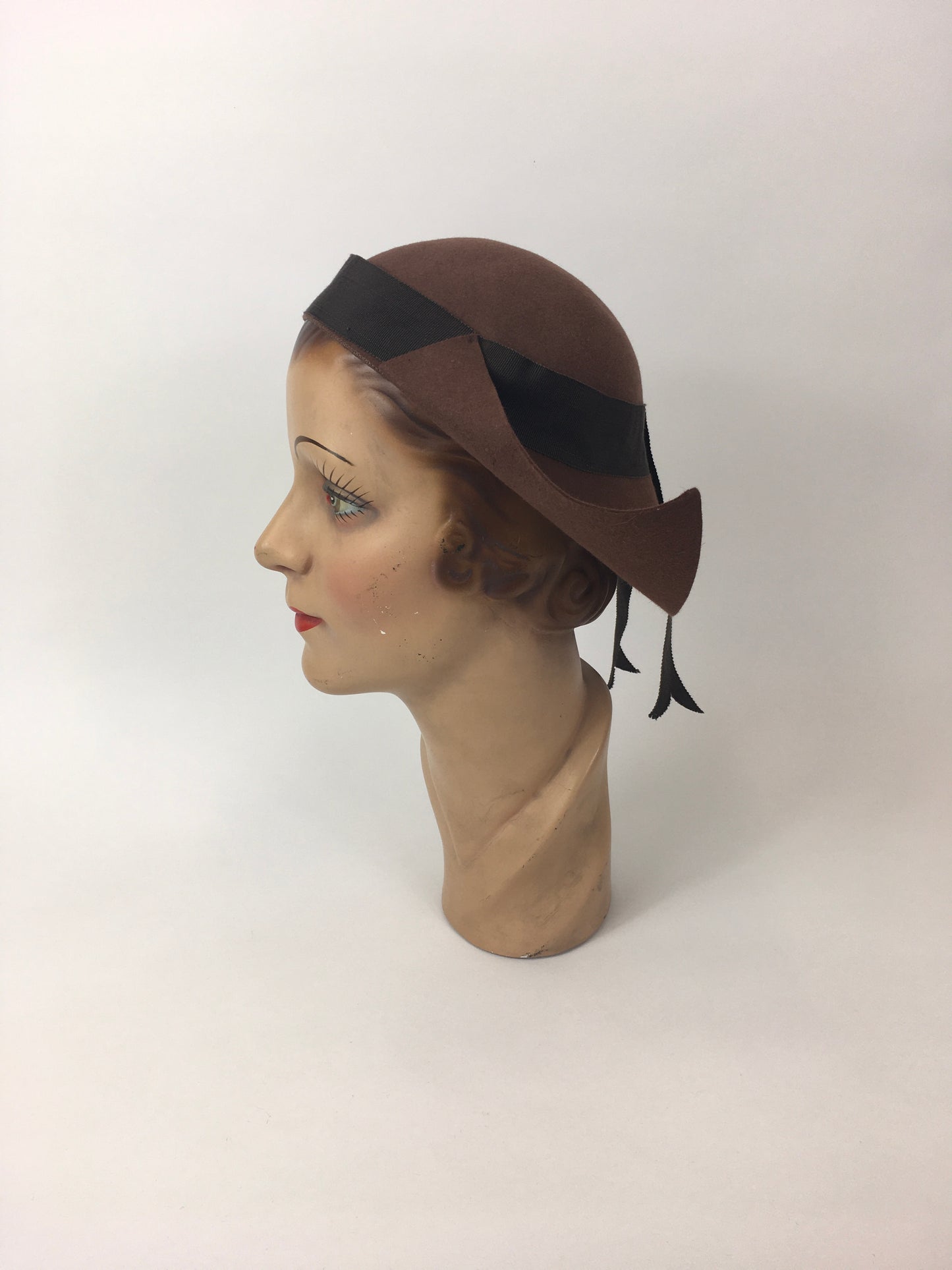 Original 1940’s Quirky Brown Felt Hat - By ‘ New York Creations ‘