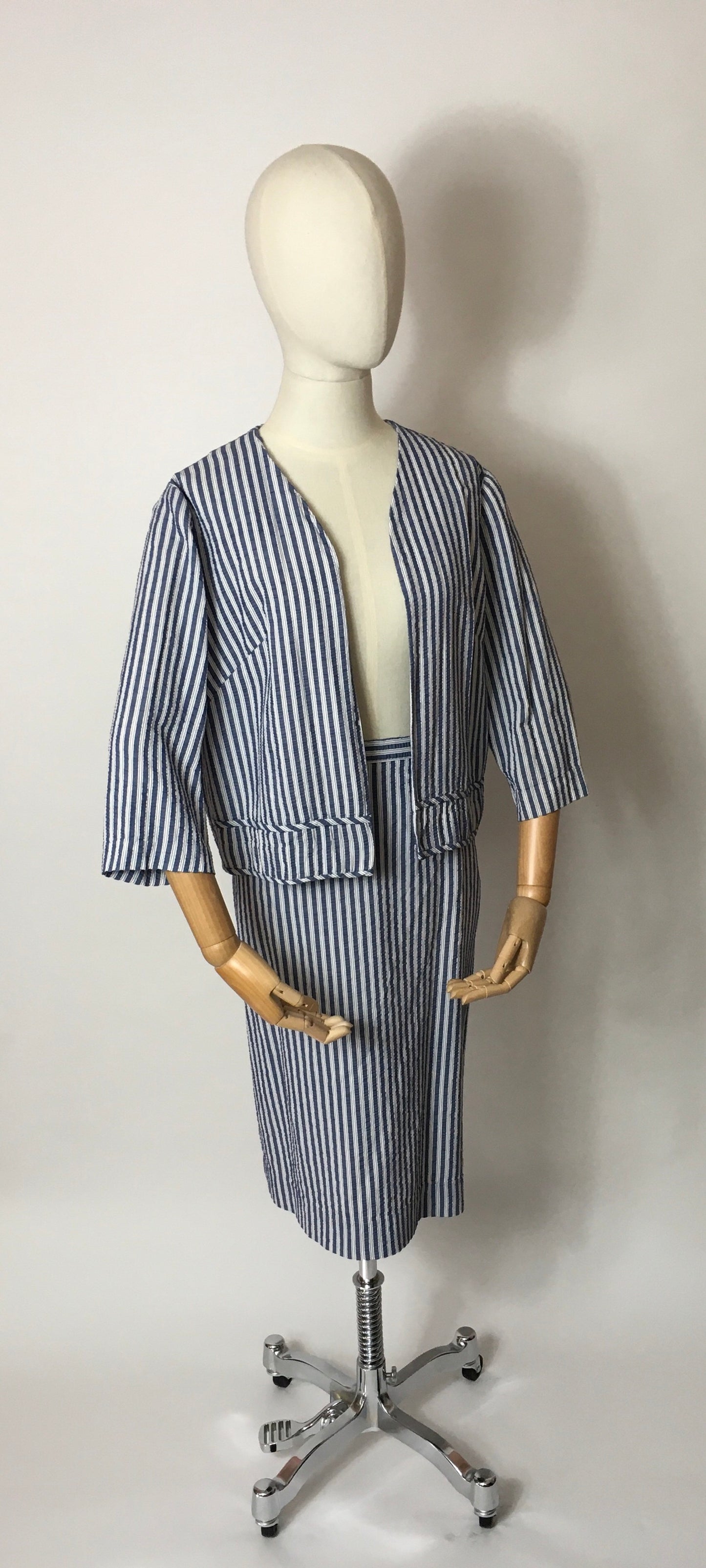 Original 1950s Summer Suit In a lovely Lightweight Seersucker fabric - Blue & White Stripes