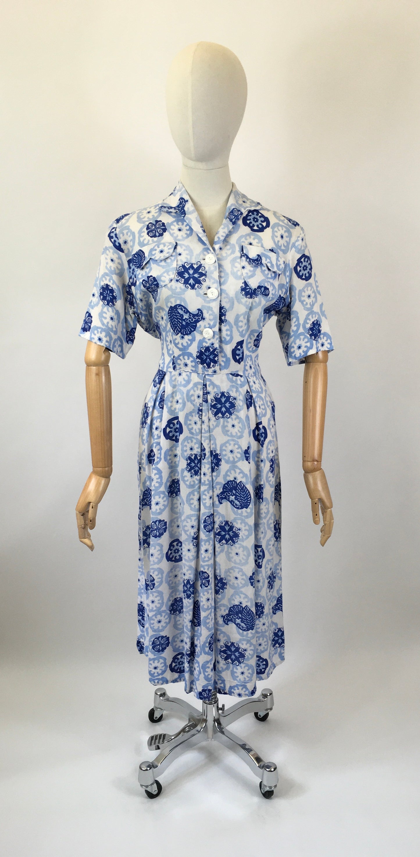 Original 1940's Stunning Day Dress - In A Beautiful Moygashol Linen in Navy and Powder Blue